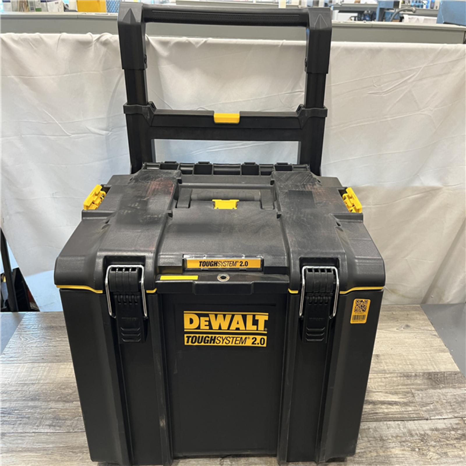 AS-IS DEWALT 20V Lithium-Ion Cordless 6-Tool Combo Kit with Rolling Toolbox