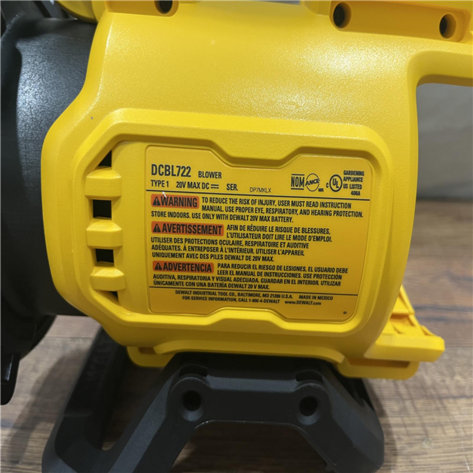 AS-IS DEWALT 20V MAX* XR Brushless Cordless Handheld Blower Kit