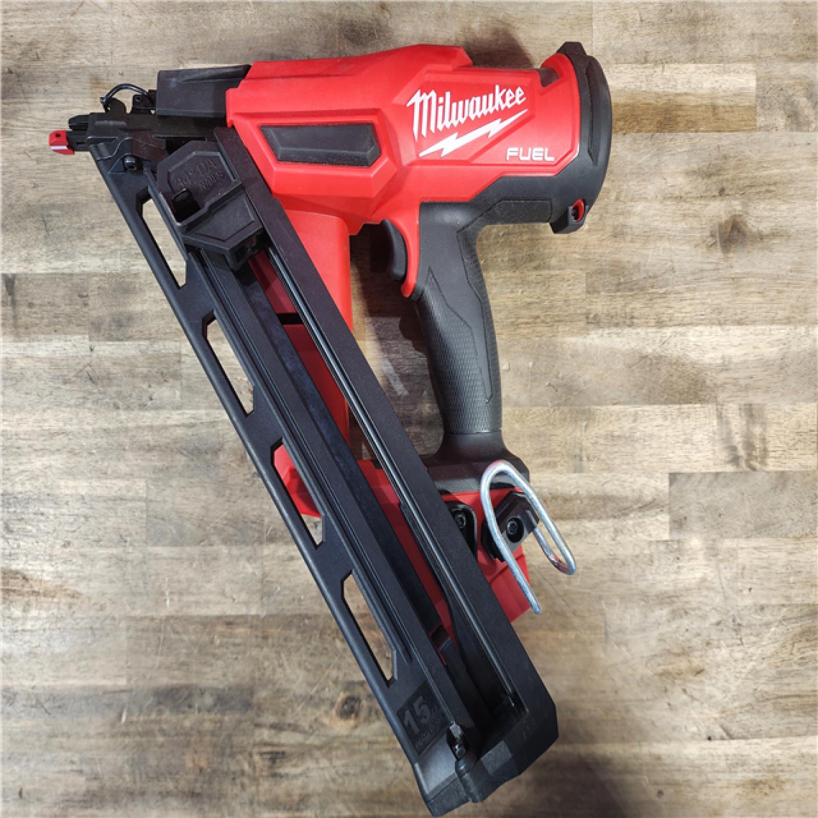 HOUSTON LOCATION - AS-IS Milwaukee 2839-20 M18 FUEL 15 Ga. 18 Volt Brushless Angled Finish Nailer (TOOL ONLY)