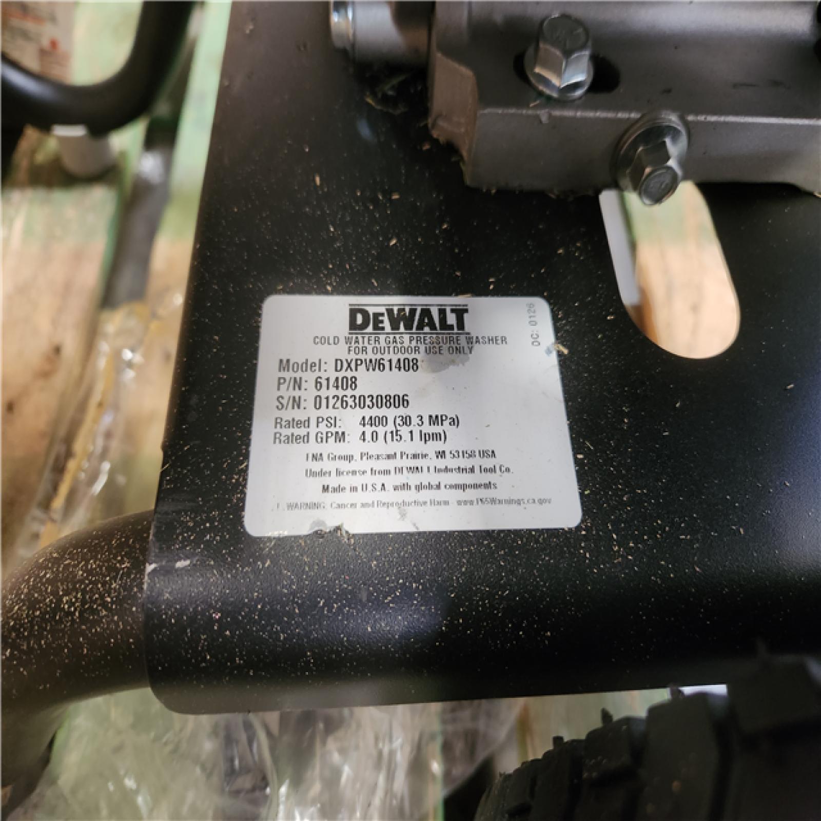 Phoenix NEW DEWALT 4400 PSI 4.0 GPM Gas Pressure Washer with 420cc Engine  Triplex Pump  Commercial Cold Water Power Washer