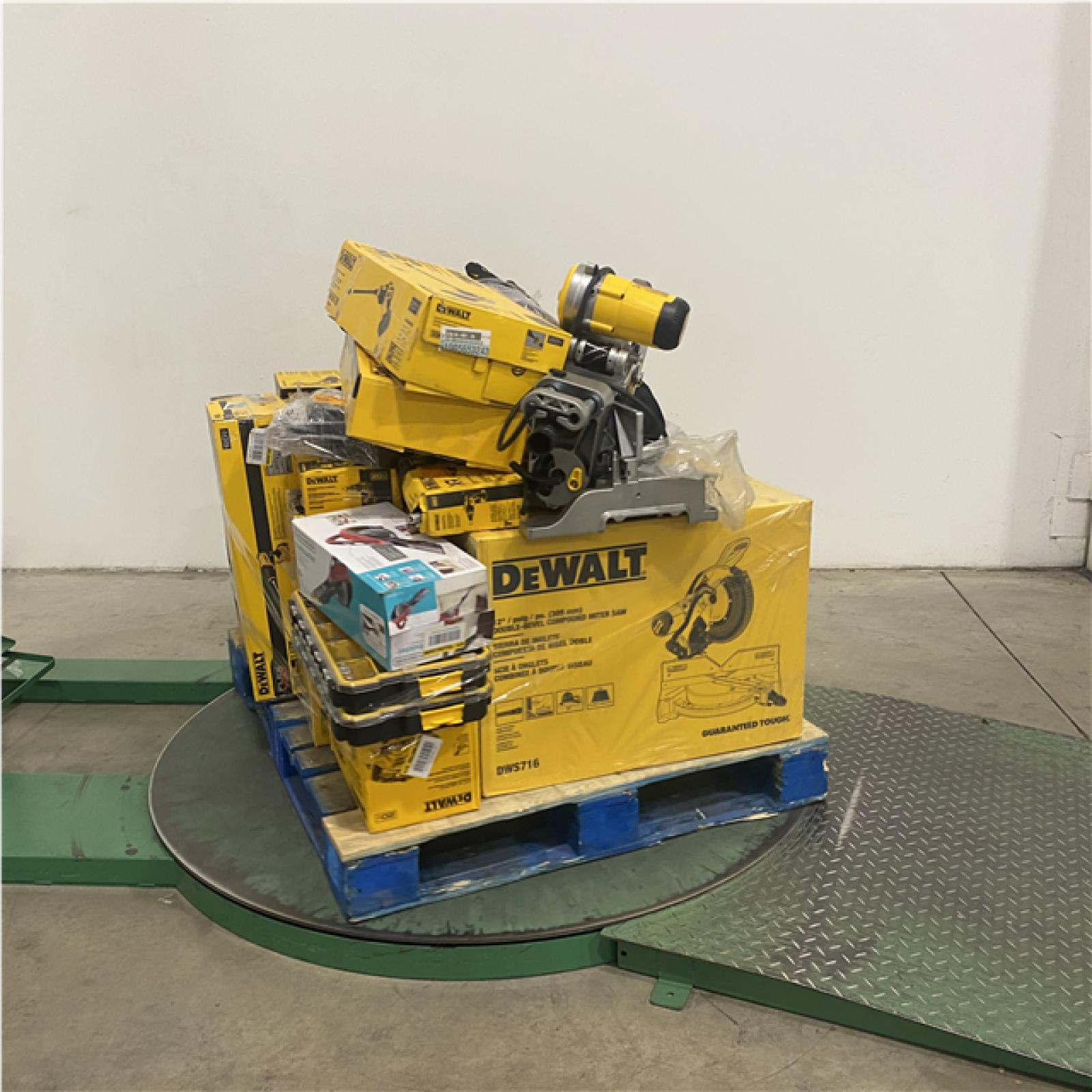 Dallas Location - As-Is Tool Pallet