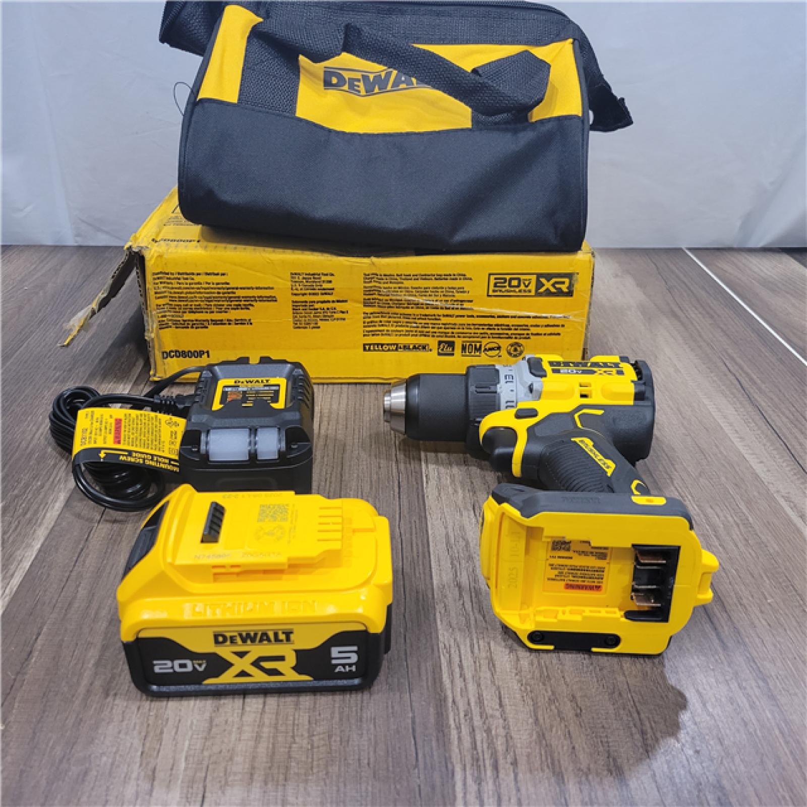 AS-IS DEWALT 20V MAX XR Brushless Cordless 1/2 Drill/Driver Kit