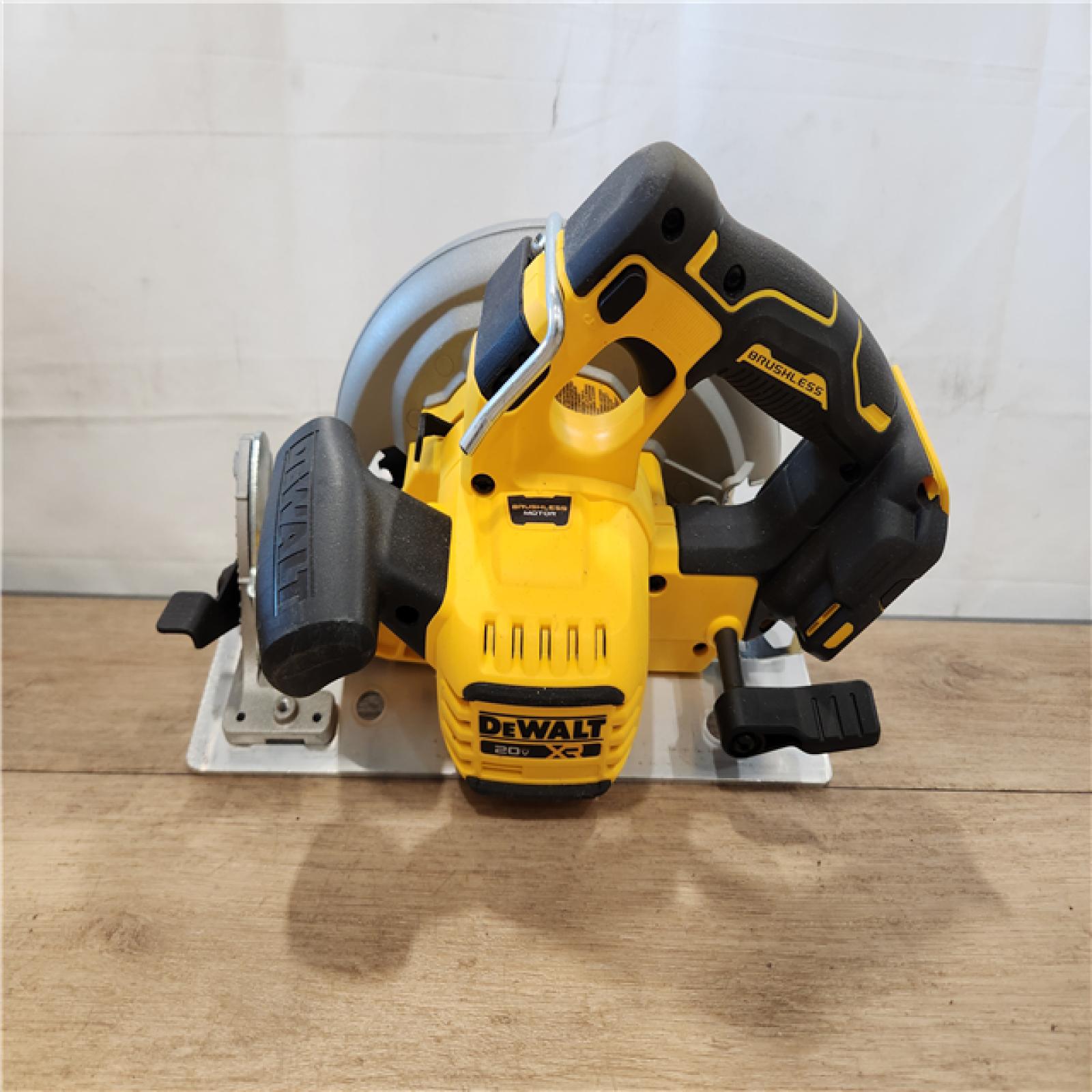 AS-IS- 20-Volt MAX 7-1/4 in. Cordless Circular Saw (Tool Only)