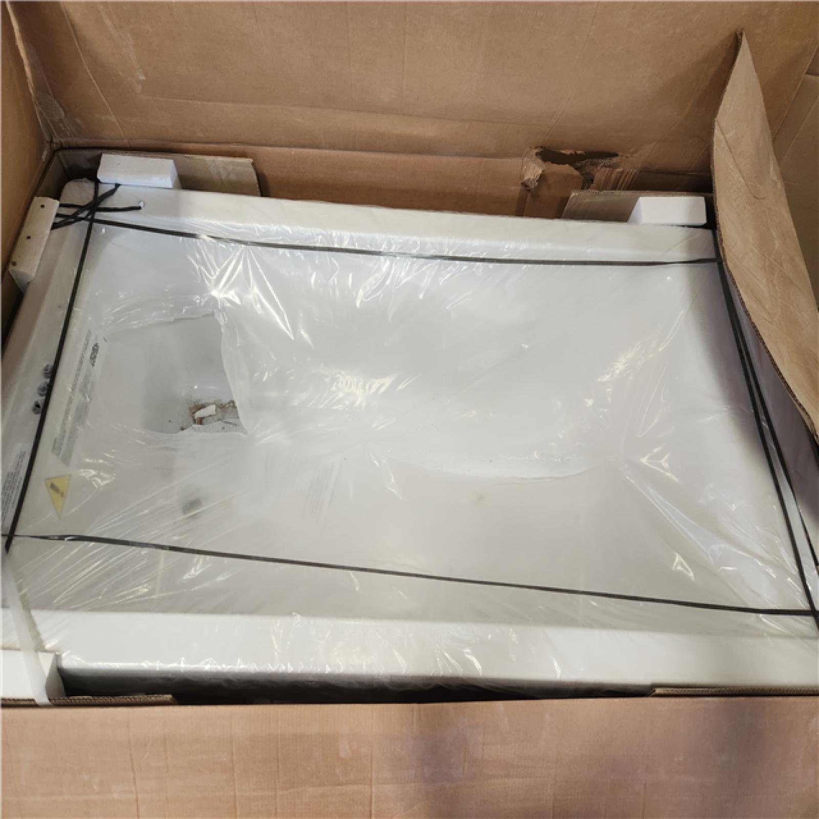 Phoenix NEW American Standard Evolution 72 in. x 36 in. Rectangular Acrylic Soaking Bathtub with Reversible Drain in White
