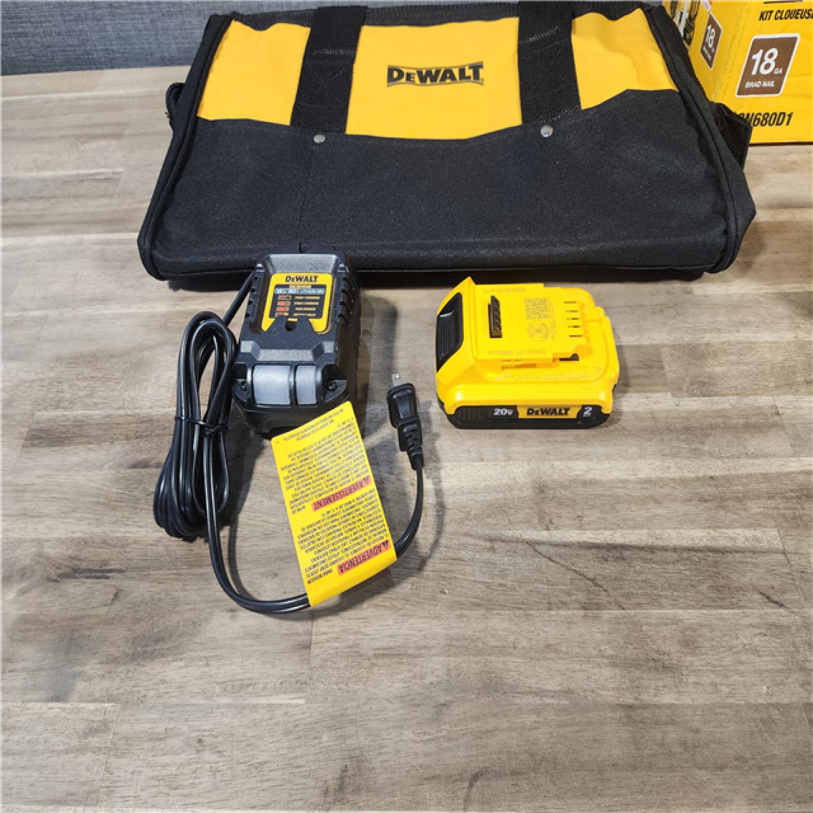 HOUSTON LOCATION - AS-IS (APPEARS LIKE NEW) DEWALT 20V MAX XR 18 Gauge Brad Nailer Kit