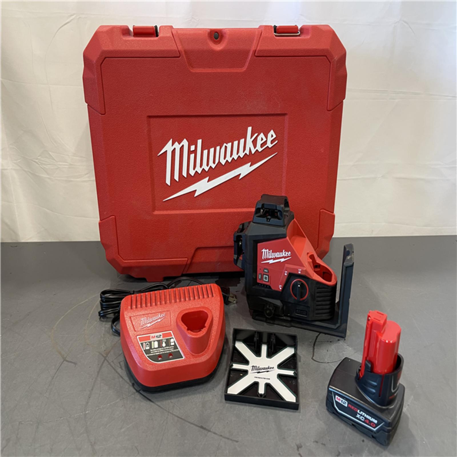 AS-IS - Milwaukee M12 12-Volt Lithium-Ion Cordless Green 250 ft. 3-Plane Laser Level Kit