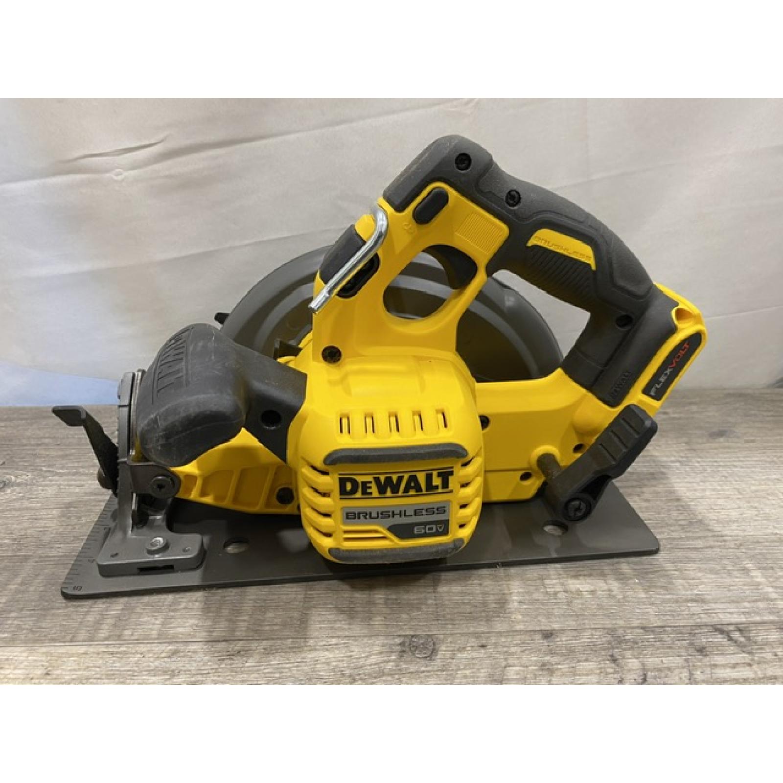 AS-IS DEWALT FLEXVOLT 60V MAX Cordless Brushless 7-1/4 in. Circular Saw with Brake (Tool Only)