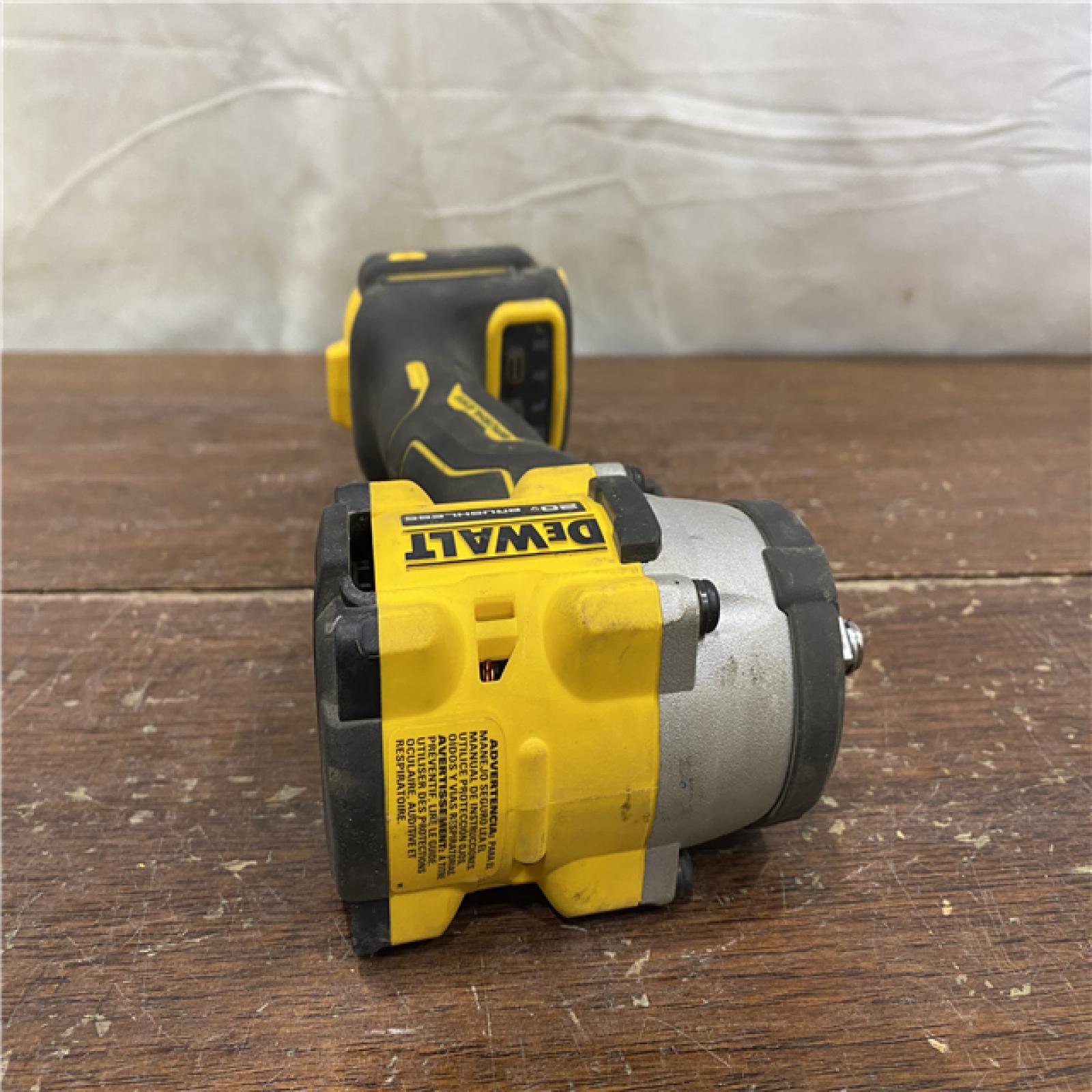 AS-IS DeWalt 20V MAX ATOMIC 3/8 in. Cordless Brushless Compact Impact Wrench Tool Only