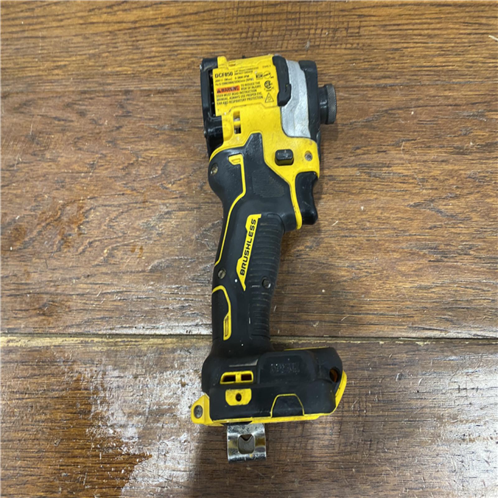 AS-IS DEWALT ATOMIC 20V MAX Lithium-Ion Cordless 1/4 in. Brushless Impact Driver Kit, 5 Ah Battery, Charger, and Bag