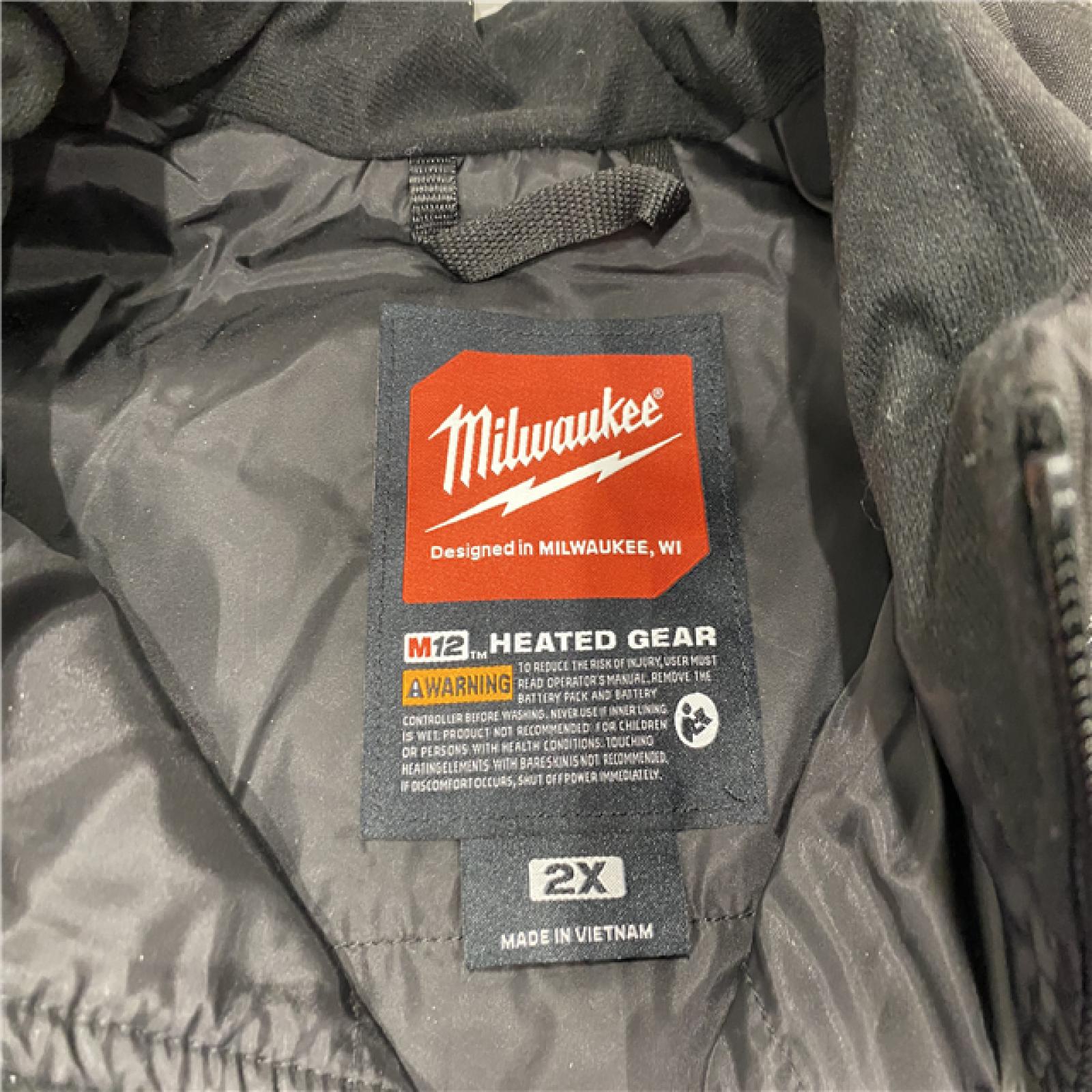 AS-IS Milwaukee Women's 2X-Large 12V Lithium-Ion Cordless AXIS Black Heated Vest Kit