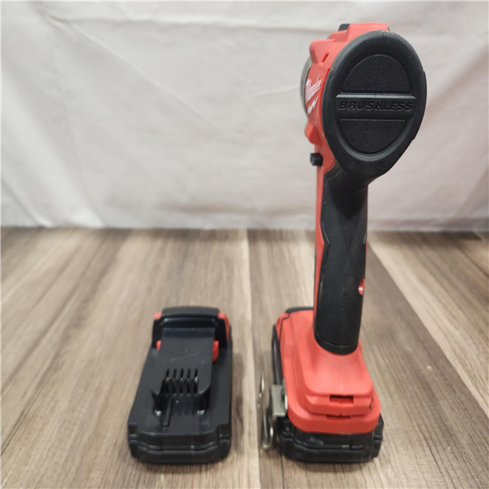 AS-IS- Milwaukee M18 18V Drill/Driver Kit