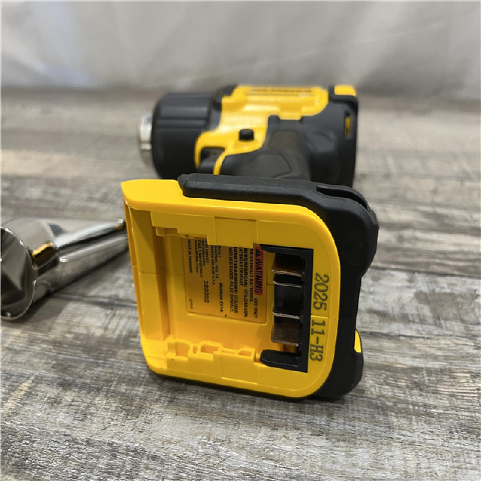 AS-IS DEWALT 20V MAX Cordless Compact Heat Gun with Flat and Hook Nozzle Attachments