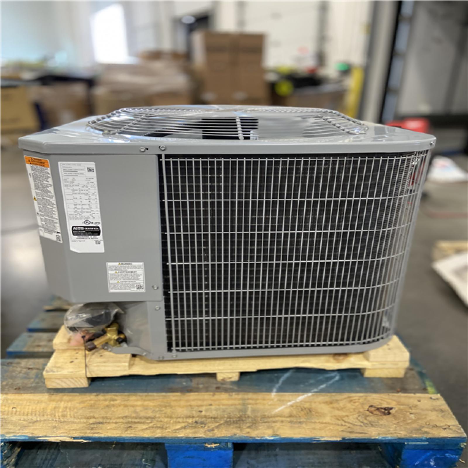 DALLAS LOCATION - Smartcomfort® by Carrier 2.5 Ton 14.3 Seer2 Heat Pump