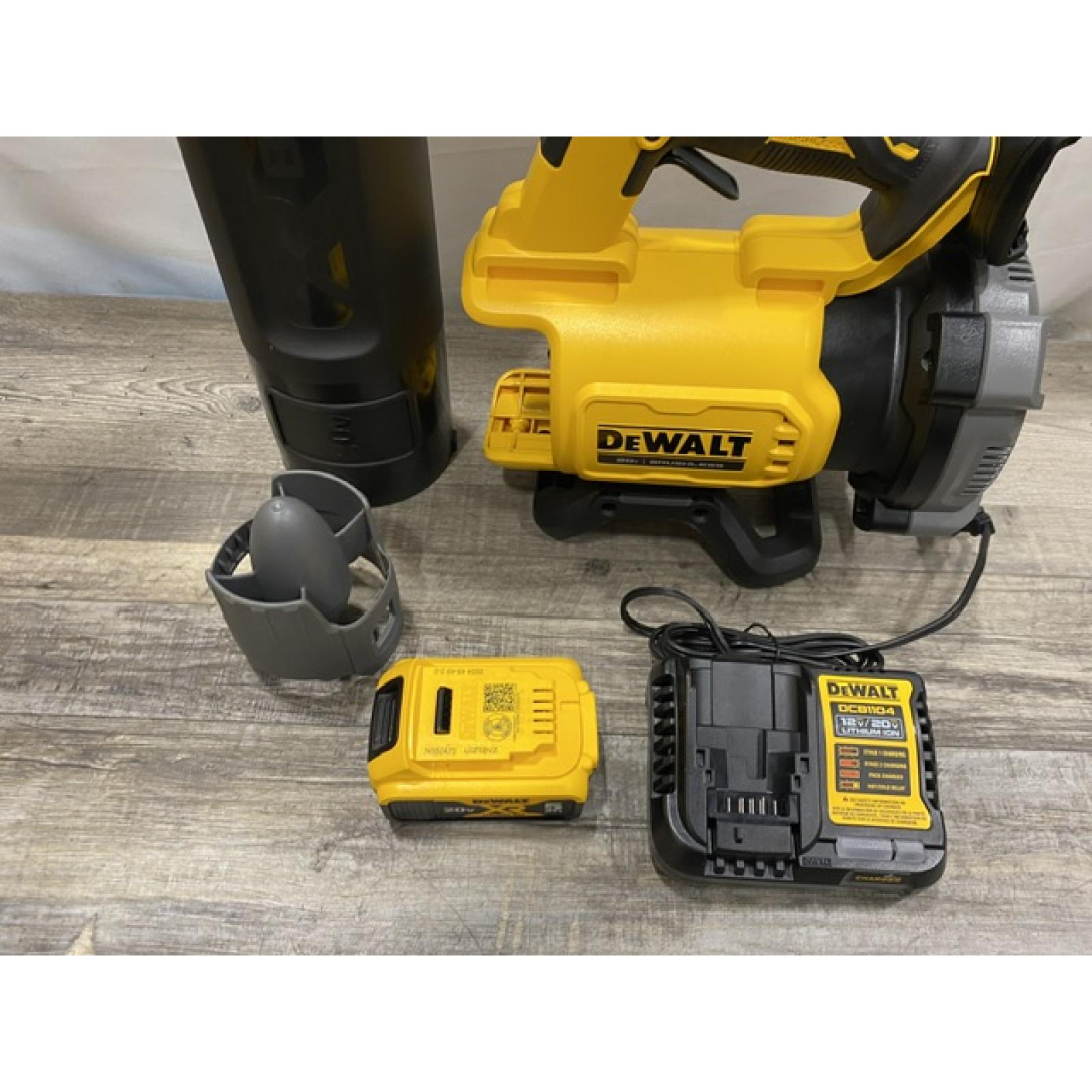 AS-IS DEWALT 20V MAX* XR Brushless Cordless Handheld Blower Kit
