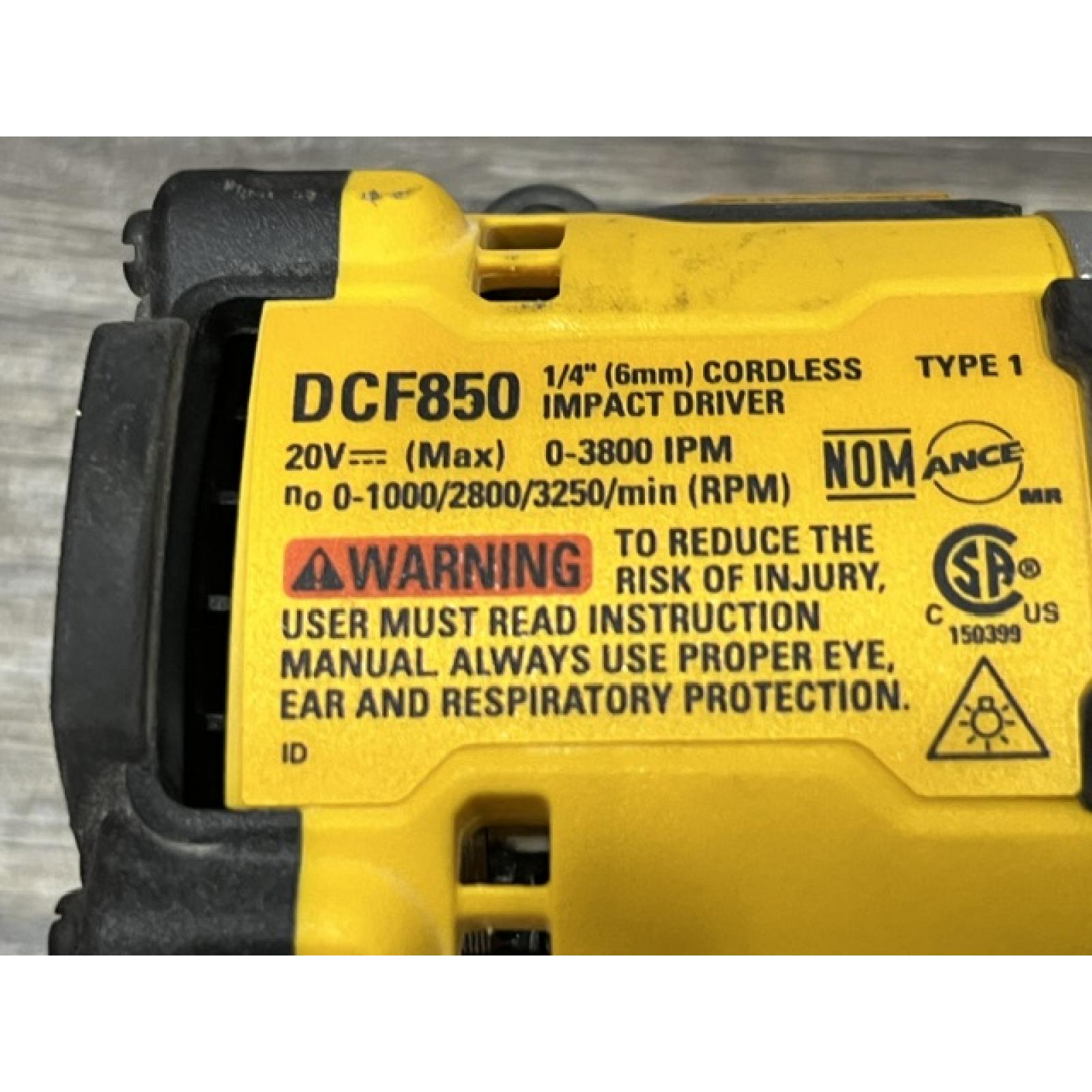 AS-IS DEWALT ATOMIC 20V MAX Lithium-Ion Cordless 1/4 in. Brushless Impact Driver Kit