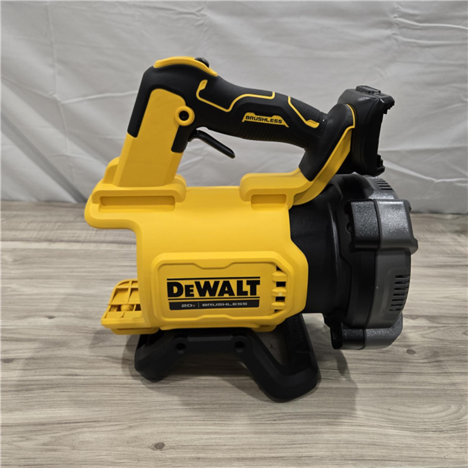 LIKE NEW! - DEWALT 20V MAX 125 MPH Cordless Blower (Tool Only)