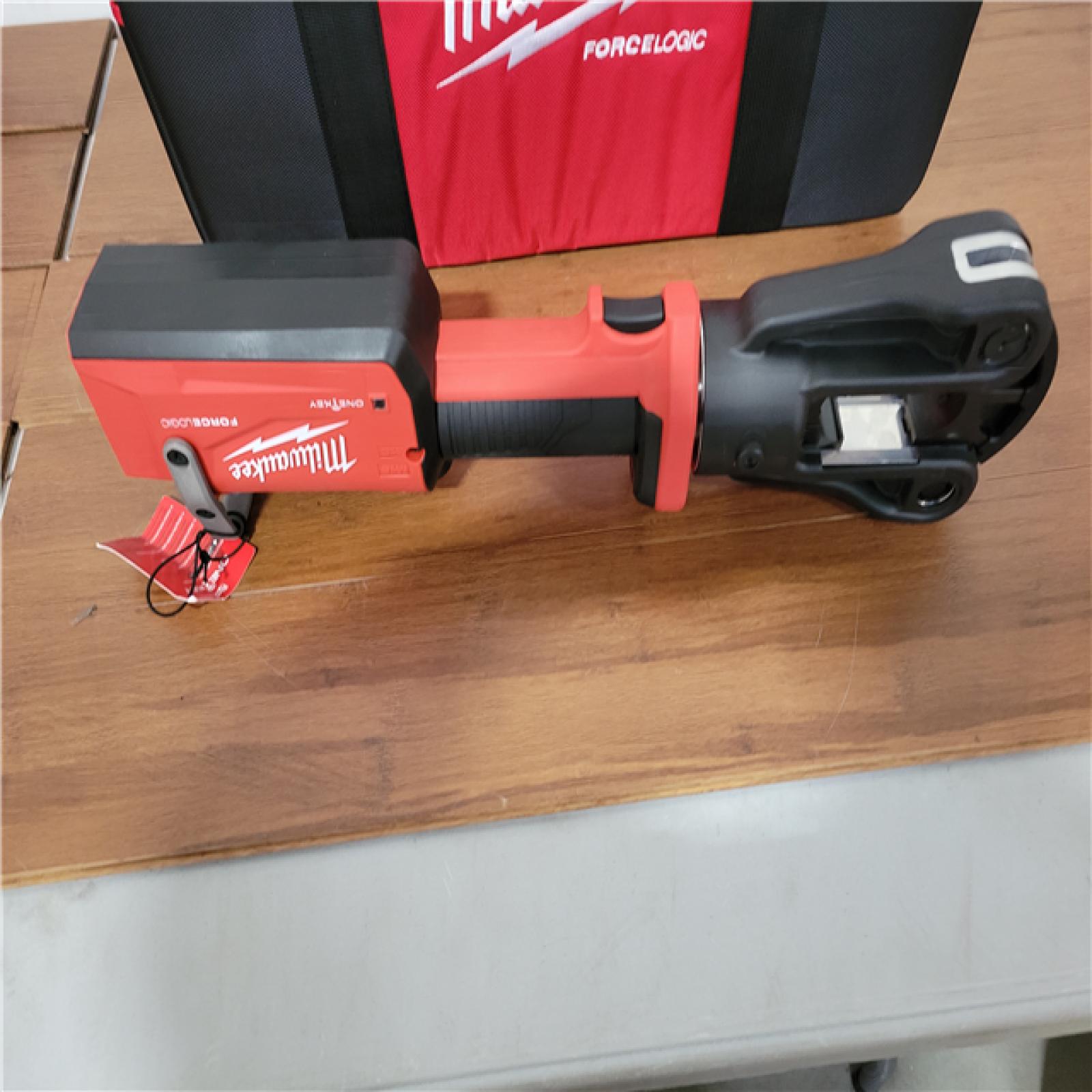California NEW Milwaukee M18 12T Latched Linear Crimper Kit  Includes (2) Batteries  Charger & Bag