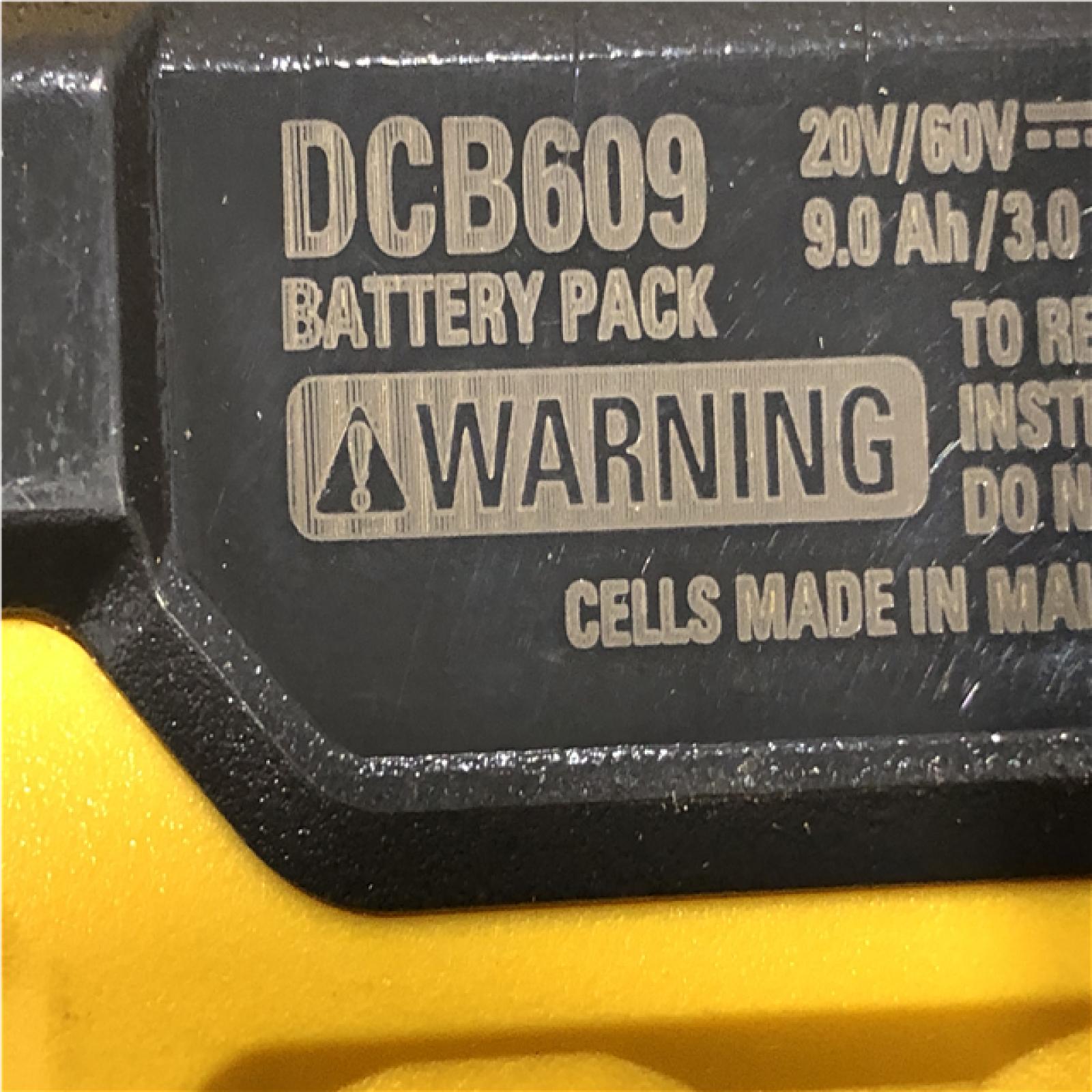AS-IS DEWALT 20V/60V MAX FLEXVOLT Lithium-Ion 9.0Ah Battery and Charger Starter Kit