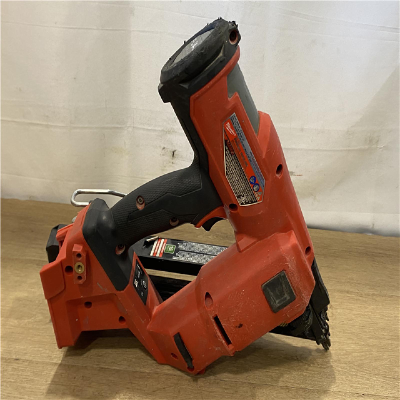 AS-IS Milwaukee FUEL 18-Volt Lithium-Ion Brushless Cordless Gen II 15-Gauge Angled Finish Nailer (Tool-Only)