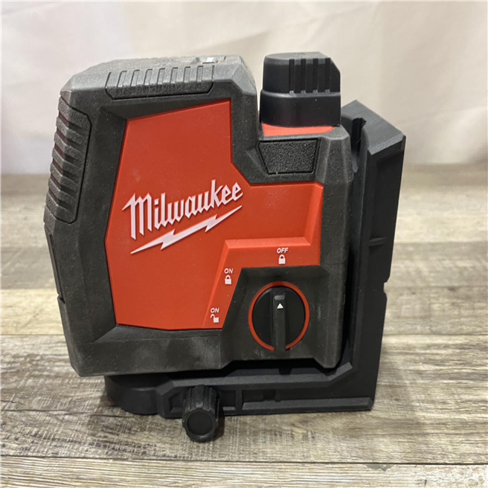 AS-IS Milwaukee 100 ft. REDLITHIUM Lithium-Ion USB Green Rechargeable Cross Line Laser Level Kit