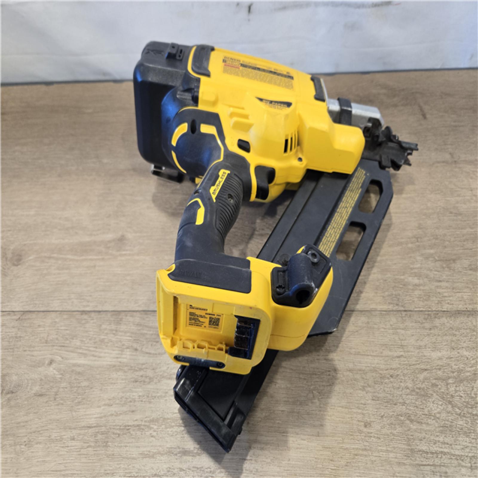 AS-IS DEWALT 20V 30 Degree Cordless Framing Nailer (Tool-Only)