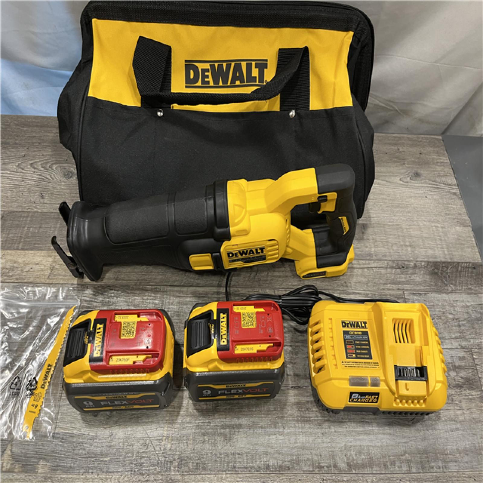 AS-IS DEWALT FLEXVOLT 60-Volt MAX Cordless Brushless Reciprocating Saw Kit