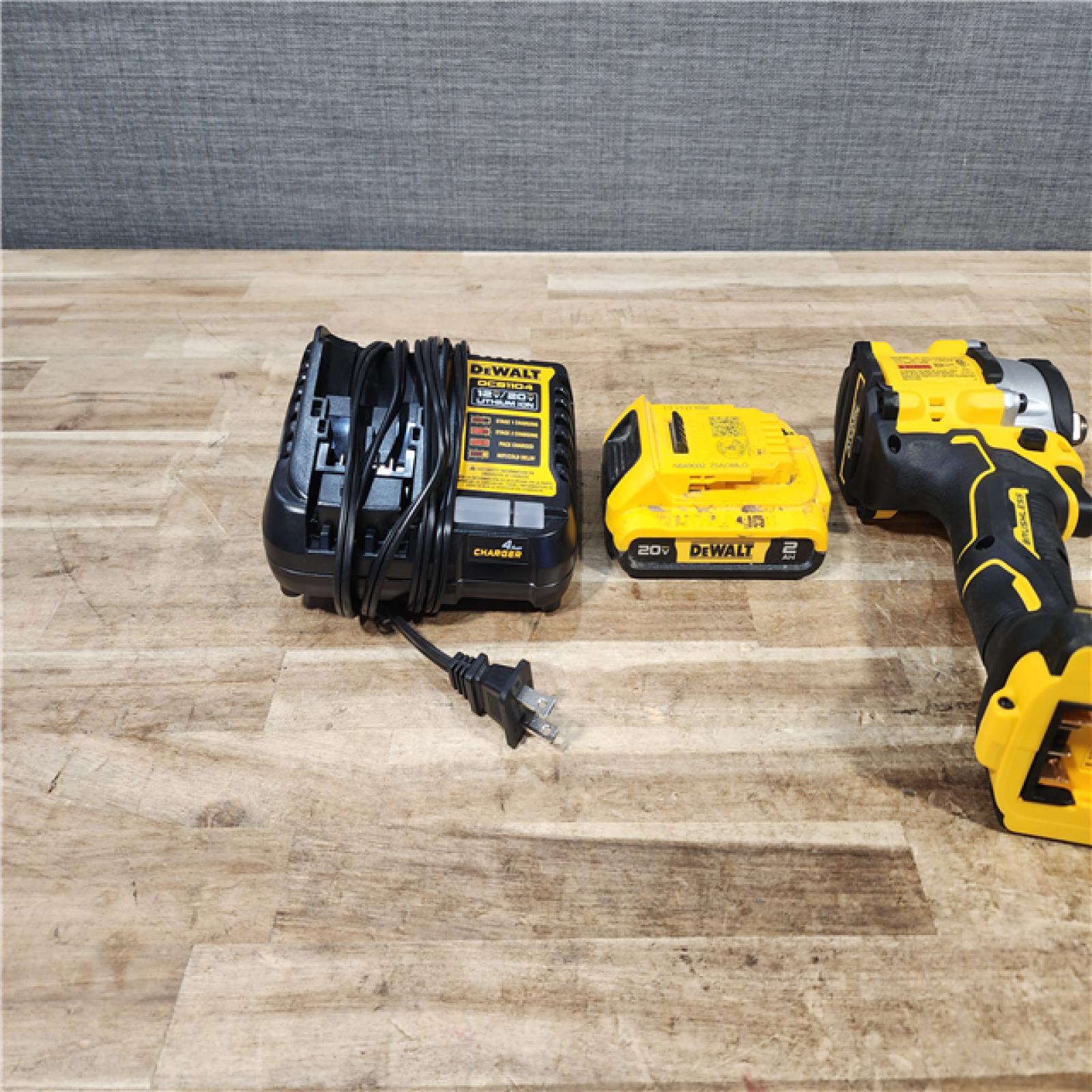 HOUSTON LOCATION - AS - IS DEWALT ATOMIC 20V MAX Lithium-Ion Brushless Cordless 1/2 in. Variable Speed Impact Wrench Kit