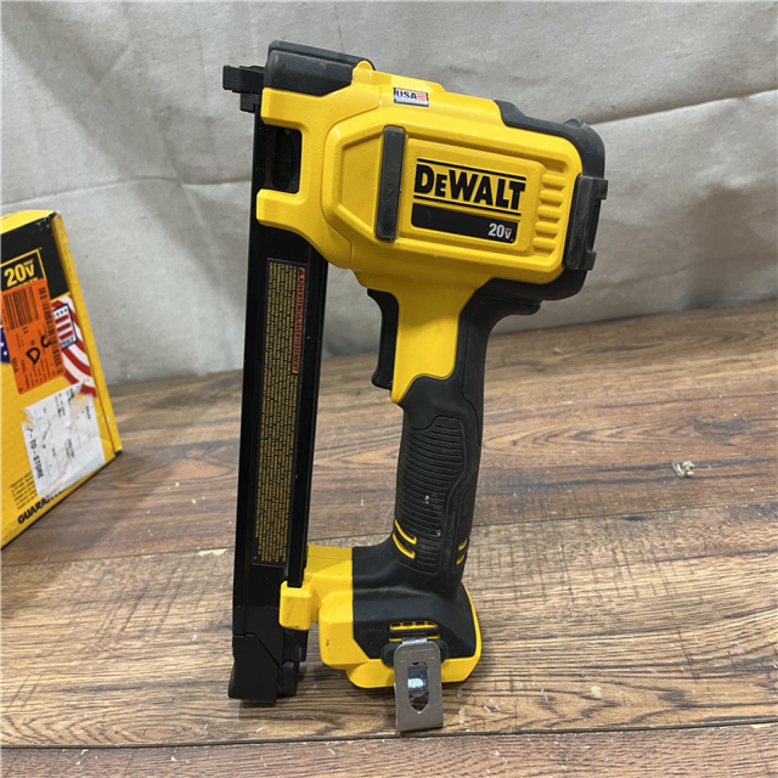 AS-IS DeWalt 20-Volt MAX Lithium-Ion Cordless Cable Stapler (Tool-Only)