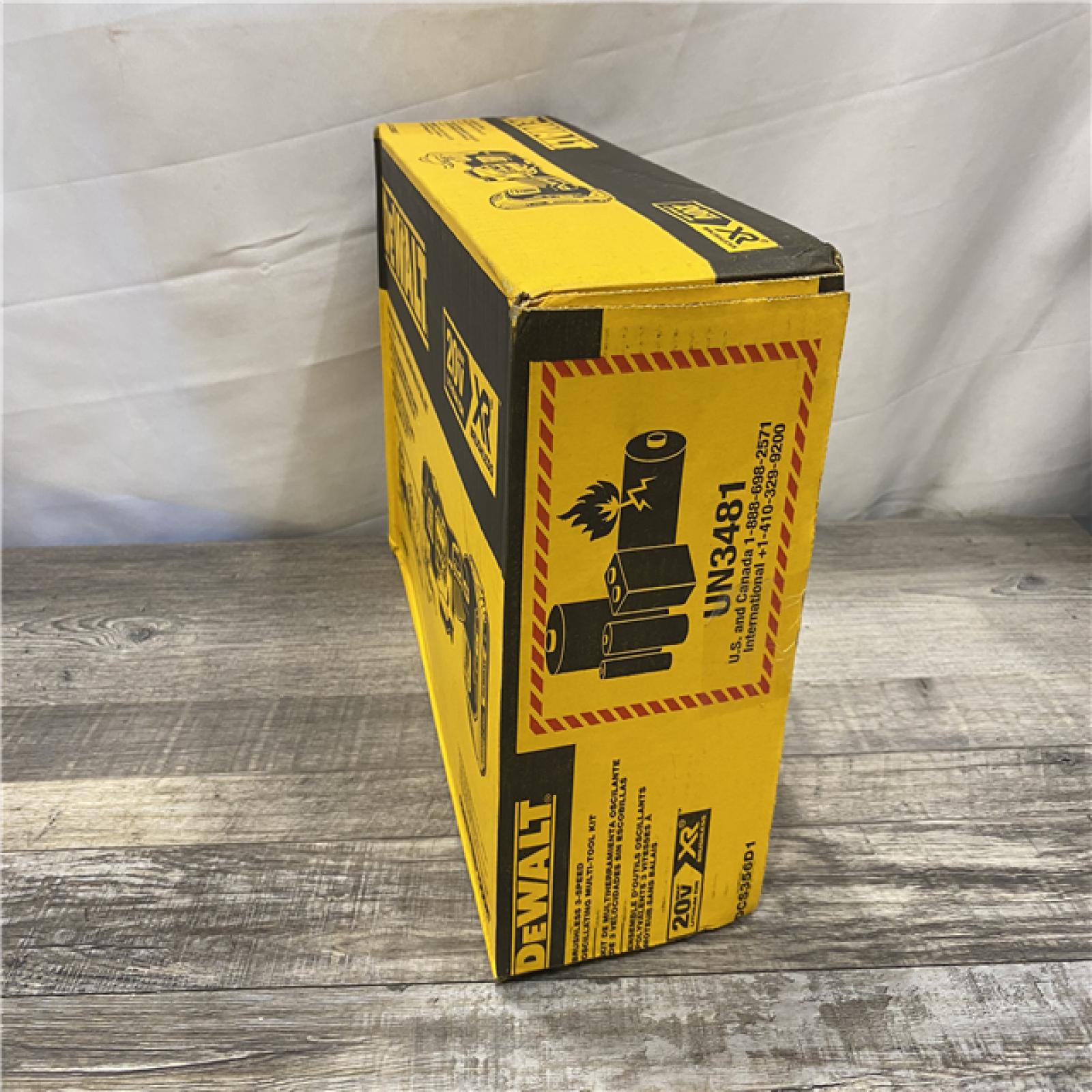 NEW - DEWALT 20V MAX XR Cordless Brushless 3-Speed Oscillating Multi Tool Kit