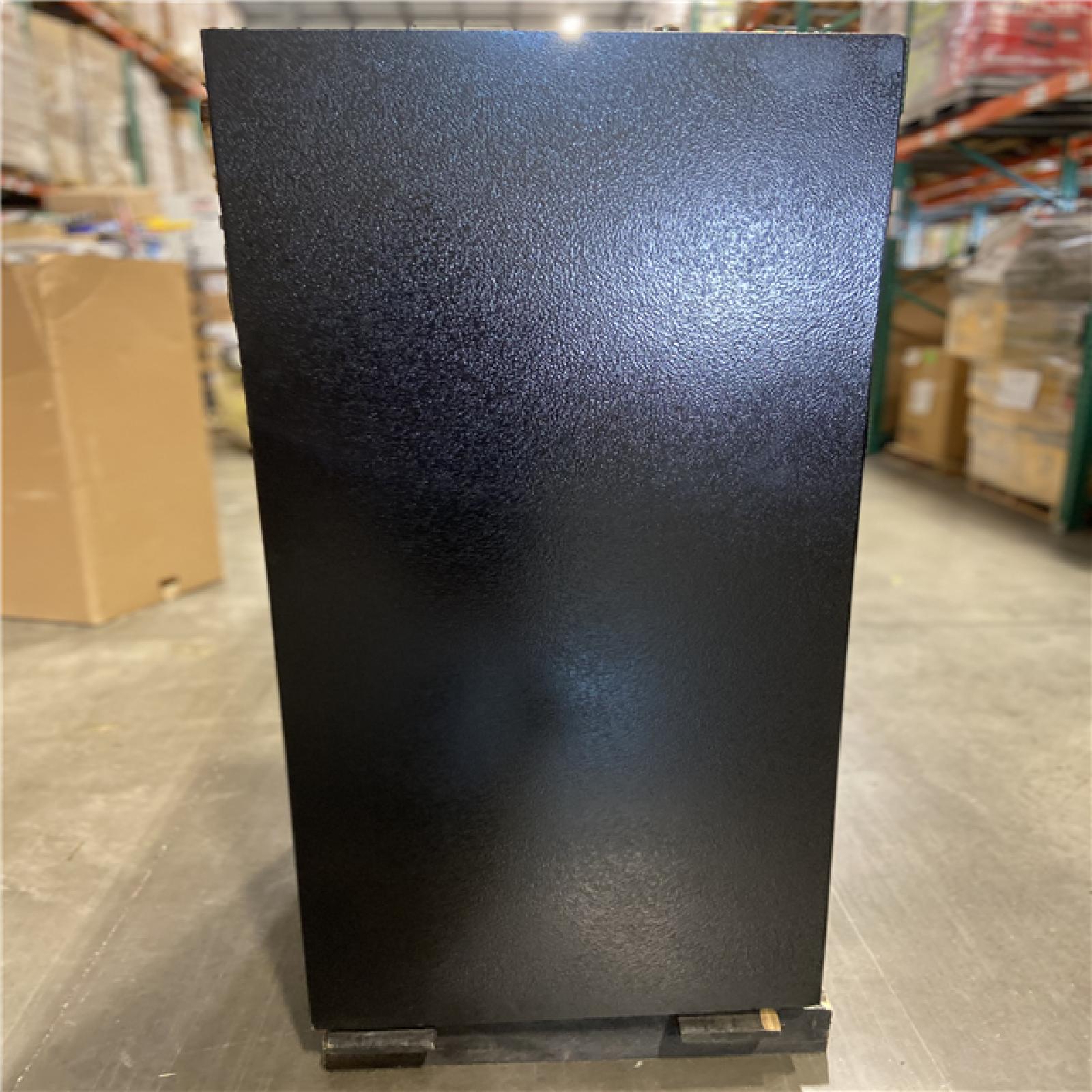 DALLAS LOCATION - STACK-ON Siege 72-Gun Fireproof with Electronic Lock Gun Safe, Black