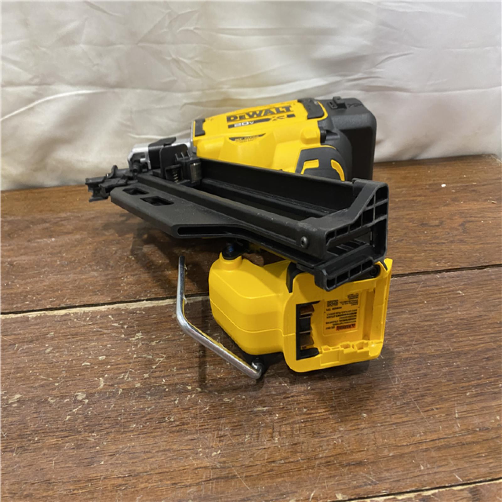 AS-IS DEWALT 20-Volt 30° Cordless Framing Nailer (Tool-Only)