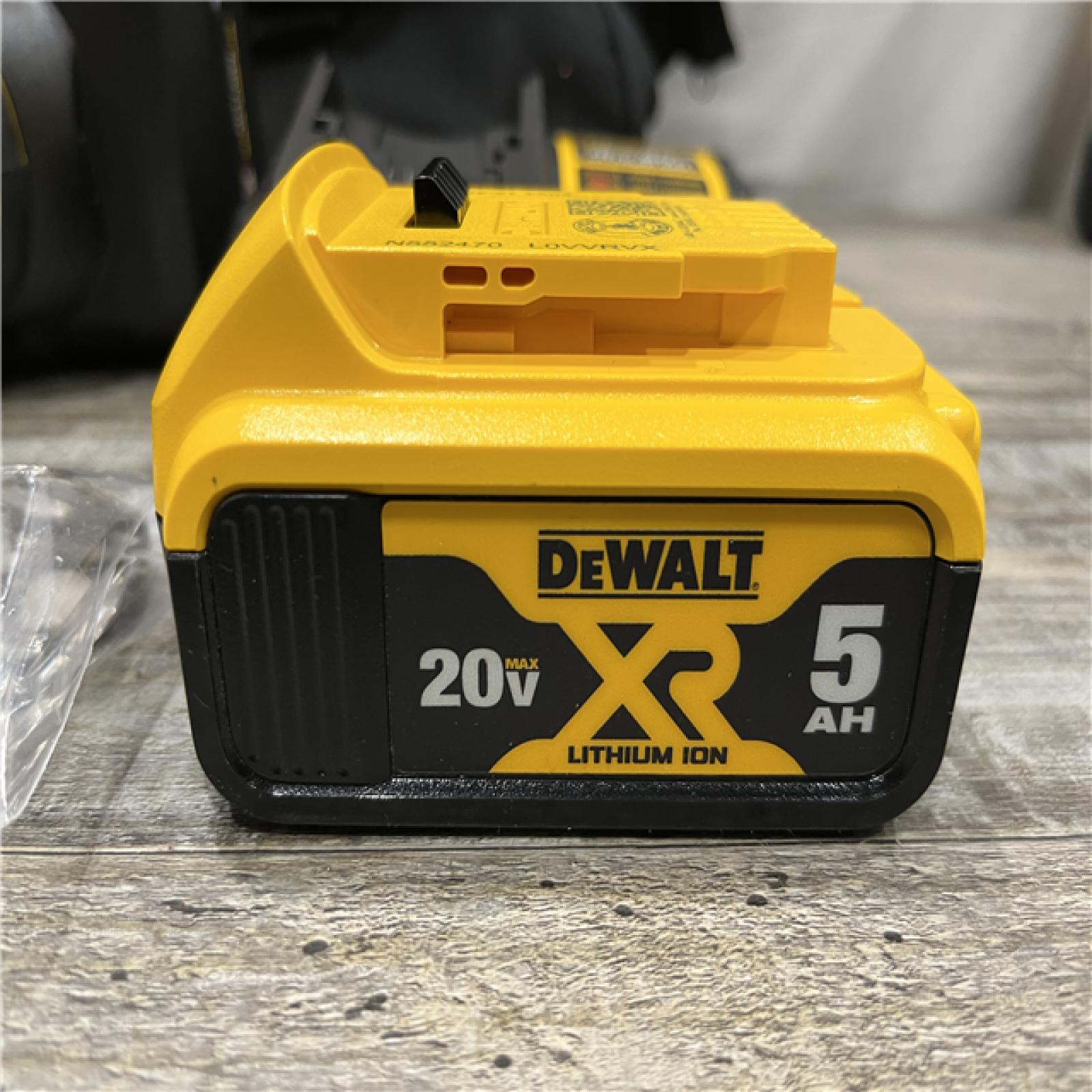 AS-IS DEWALT 20-Volt 21° Cordless Framing Nailer Kit