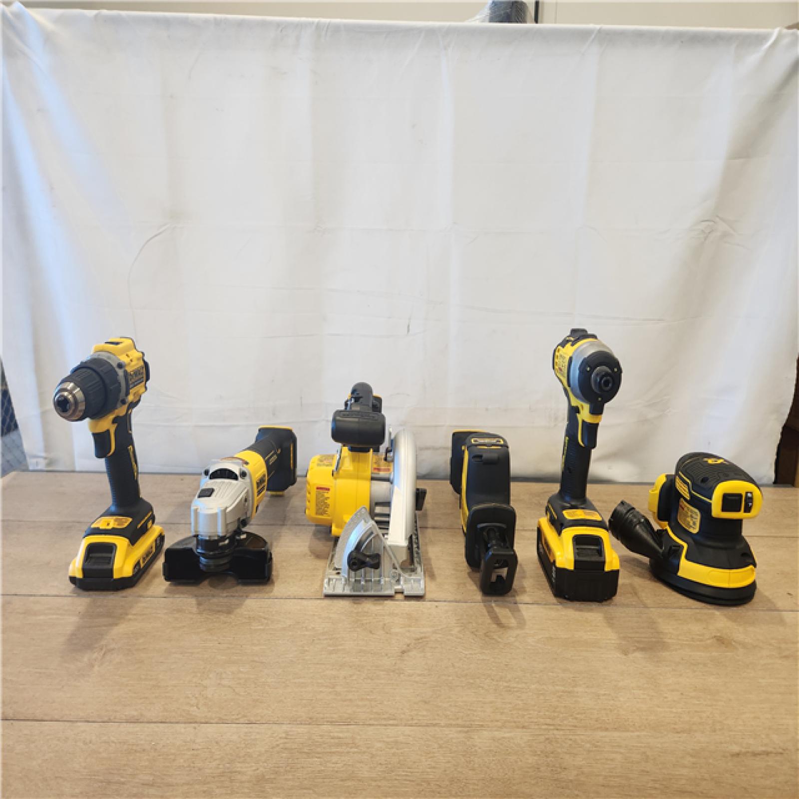 AS-IS- DEWALT 20V Lithium-Ion Cordless 6-Tool Combo Kit with 5.0 Ah and 2.0 Ah Batteries  Charger and Tough System 2.0 Rolling Toolbox