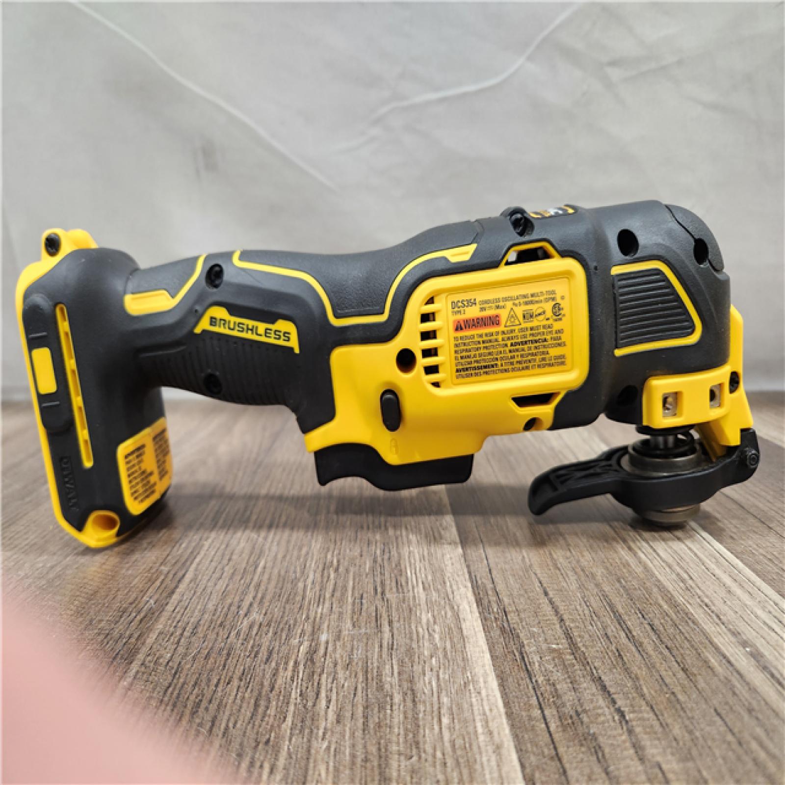 AS-IS- DEWALT ATOMIC 20V MAX Cordless Brushless Oscillating Multi Tool (Tool Only)