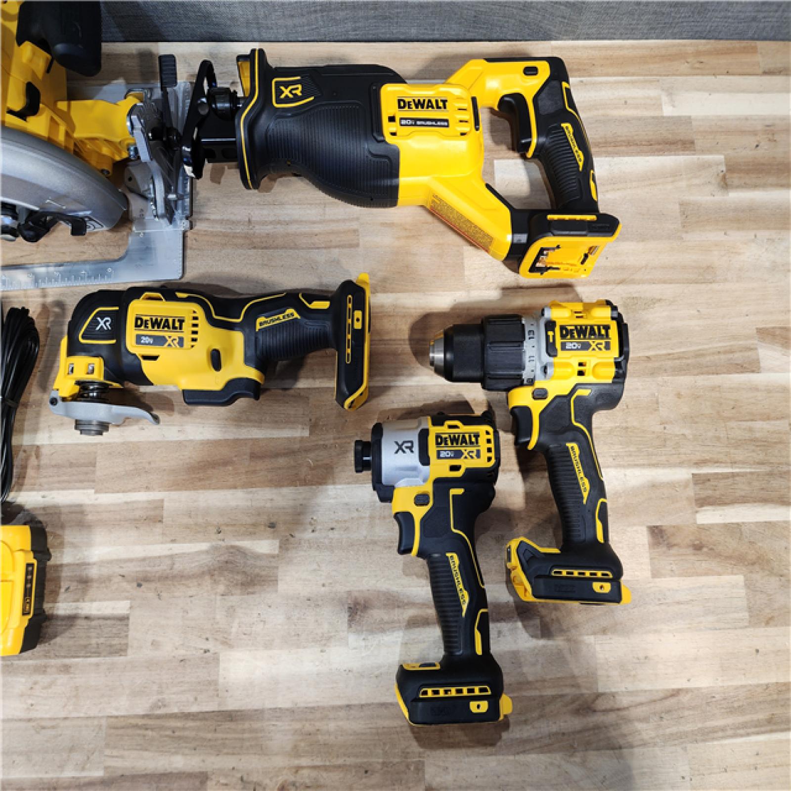 HOUSTON LOCATION - AS-IS (APPEARS LIKE NEW) DEWALT 5 TOOL COMBO KIT W/ (2) BATTERY & CHARGER