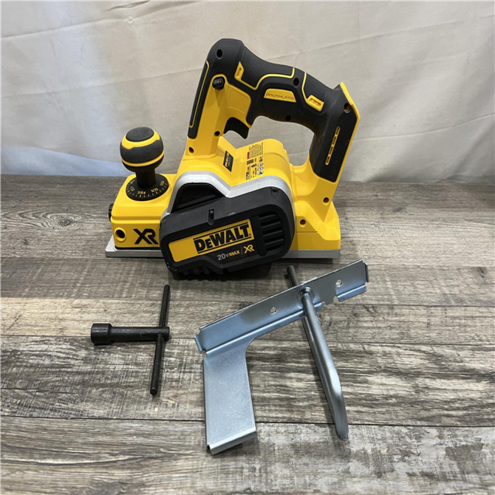 AS-IS DEWALT 20V MAX XR Cordless Brushless 3-1/4 in. Planer (Tool Only)