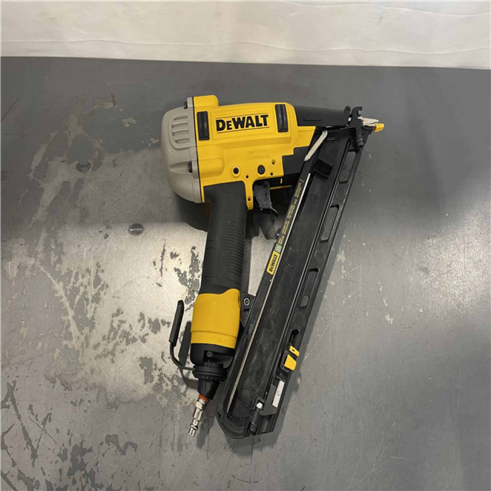 AS-IS- Dewalt 15 Gauge Precision Point Finish Nailer