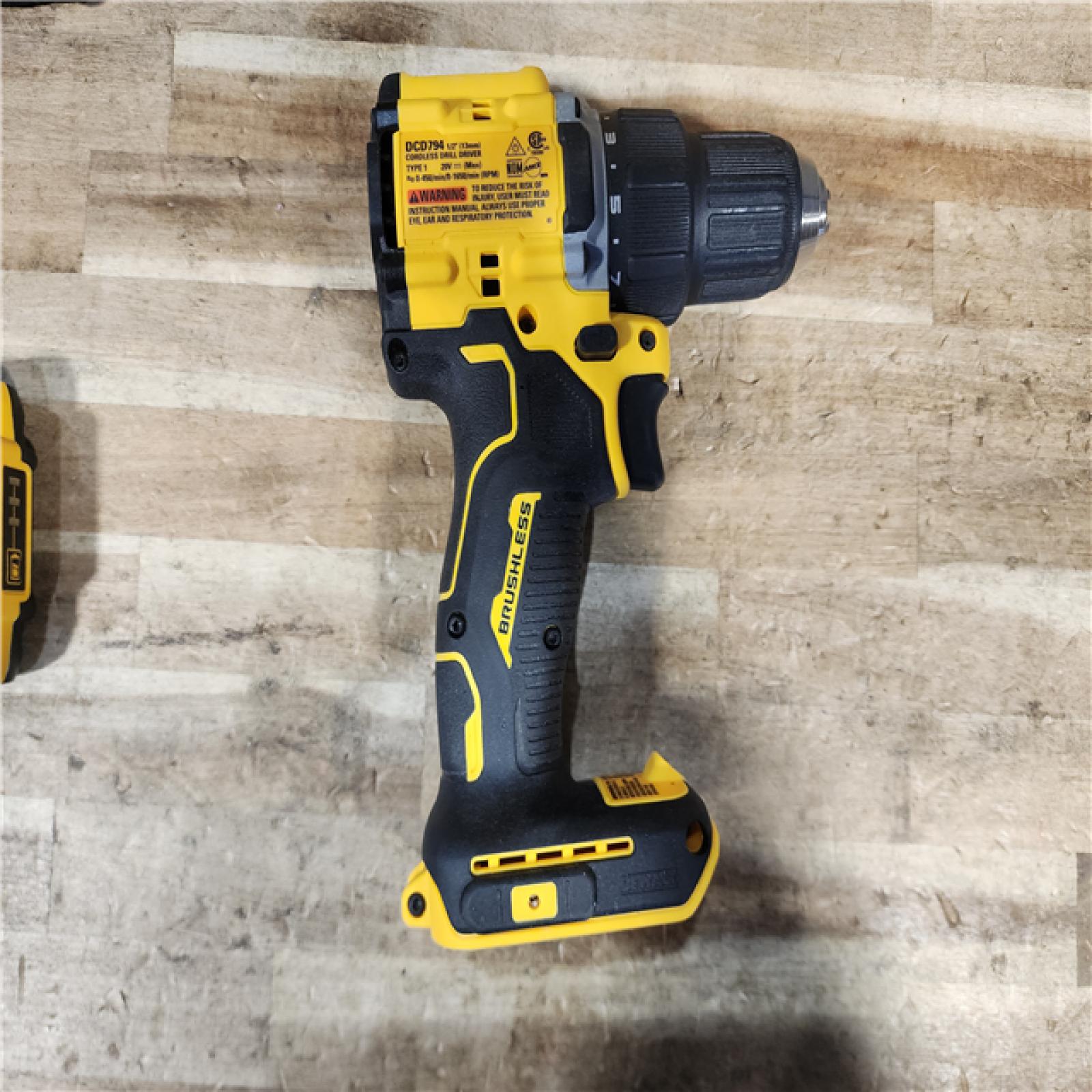 HOUSTON LOCATION - AS - IS DEWALT Atomic 20V Lithium-Ion Cordless Compact 1/2 in. Drill/Driver Kit