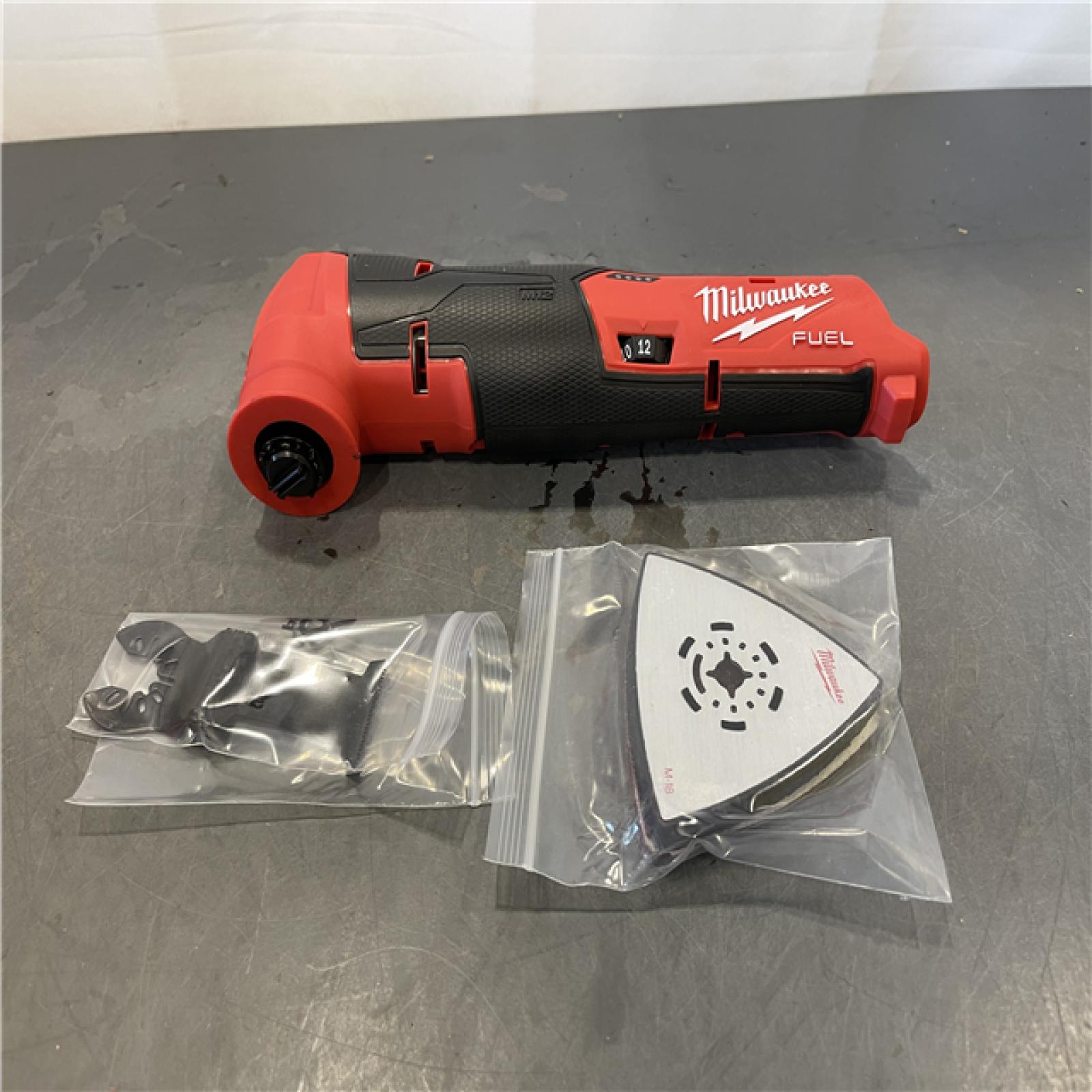 AS-IS - Milwaukee M12 12V Lithium-Ion Cordless Oscillating Multi-Tool