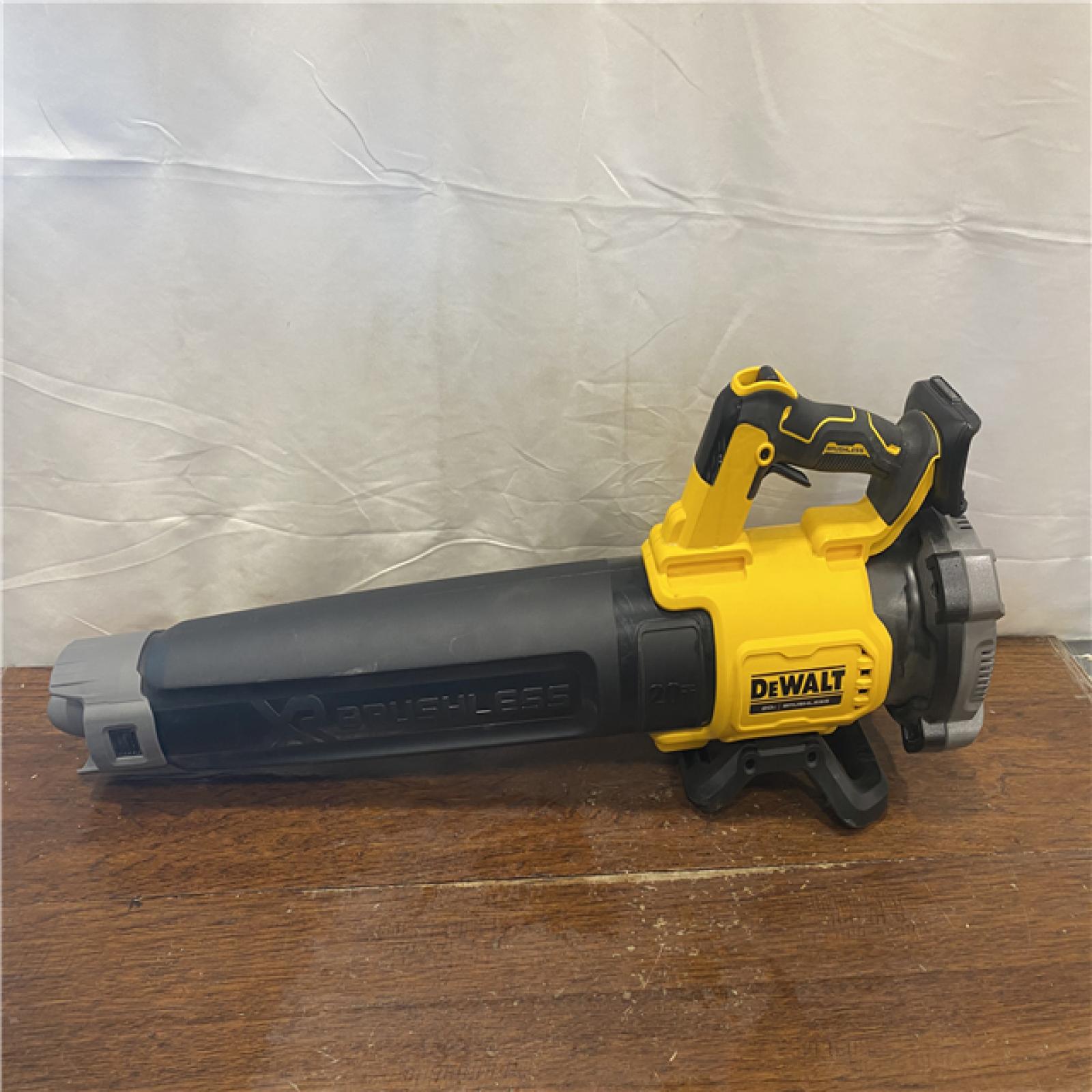 AS-IS DEWALT 20V MAX 125 MPH 450 CFM Brushless Cordless Battery Powered Blower (Tool Only)