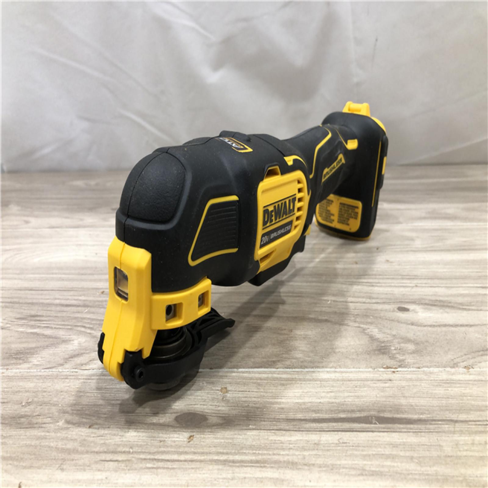 AS-IS DeWalt DCS354D1 20V Cordless Oscillating Multi-Tool Kit