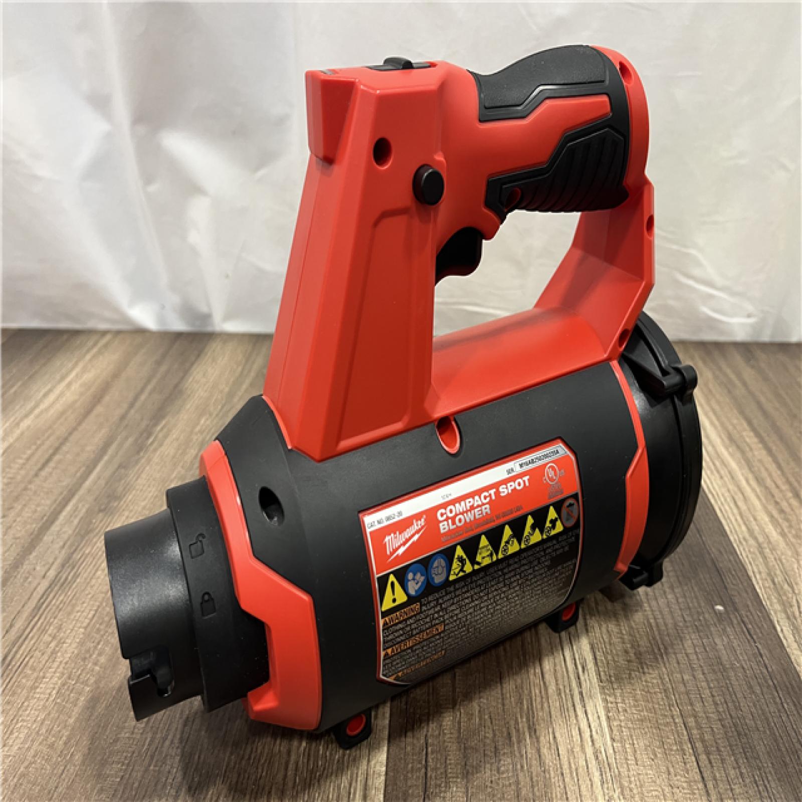 GOOD Milwaukee Cordless Compact Spot Blower (Tool-Only)