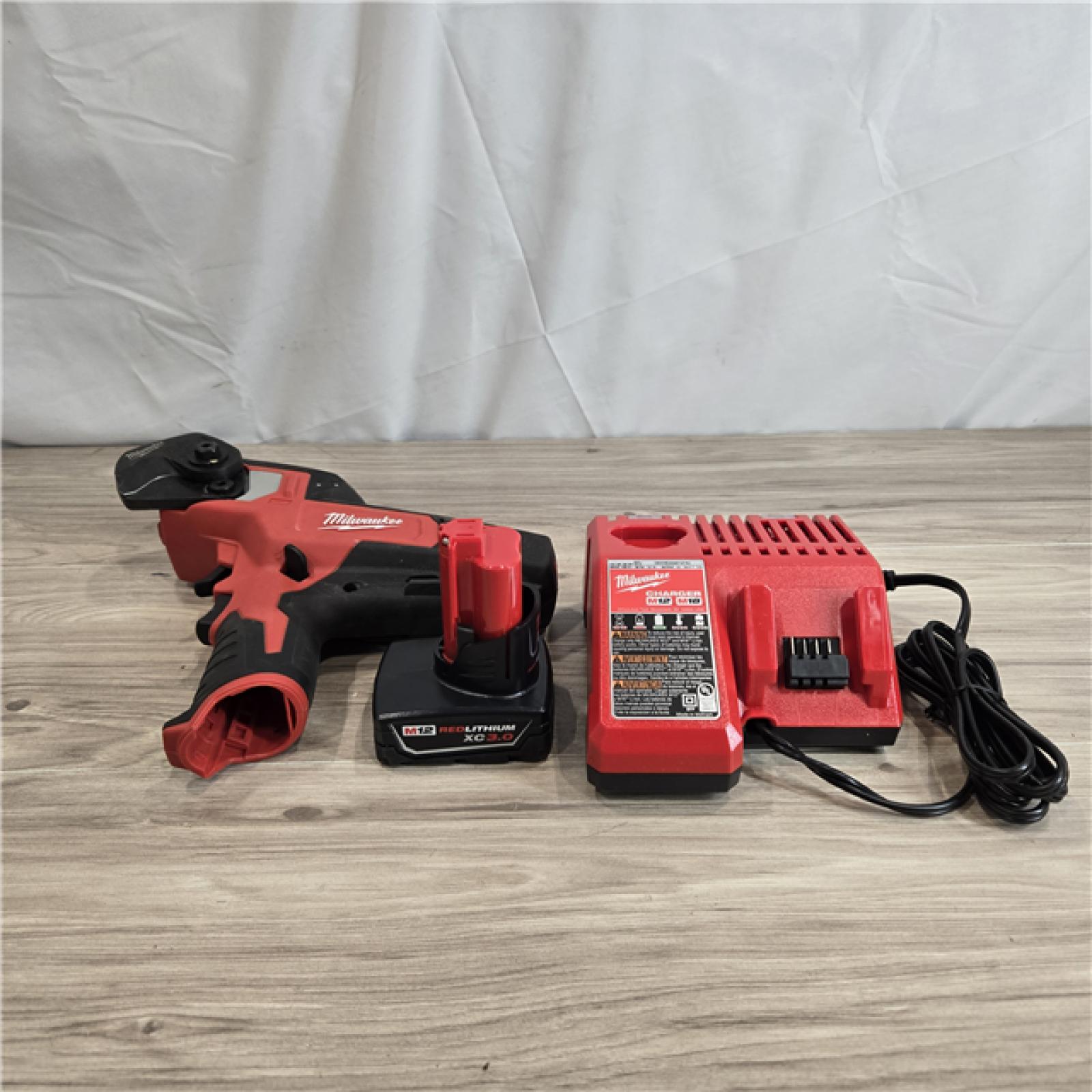 AS-IS Milwaukee M12 600 Mcm Cable Cutter Kit
