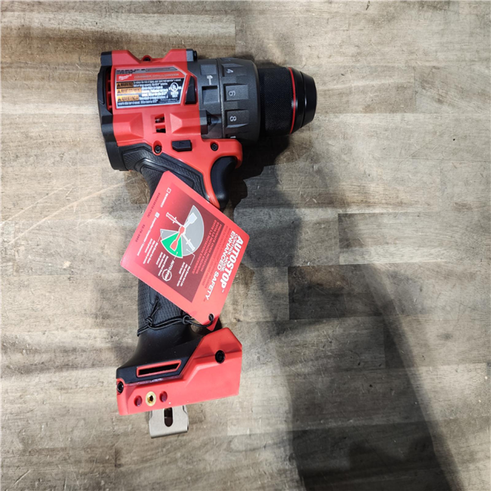 HOUSTON LOCATION - AS-IS (APPEARS LIKE NEW) Milwaukee 2904-22 Hammer Drill Driver Kit with Batteries  Charger & Tool Case  Red