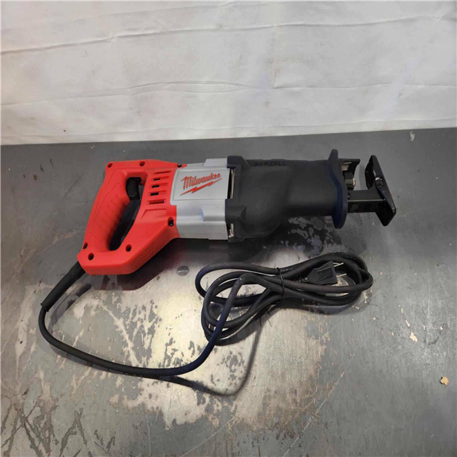 AS-IS- Milwaukee 12 Amp SAWZALL Reciprocating Saw with Case