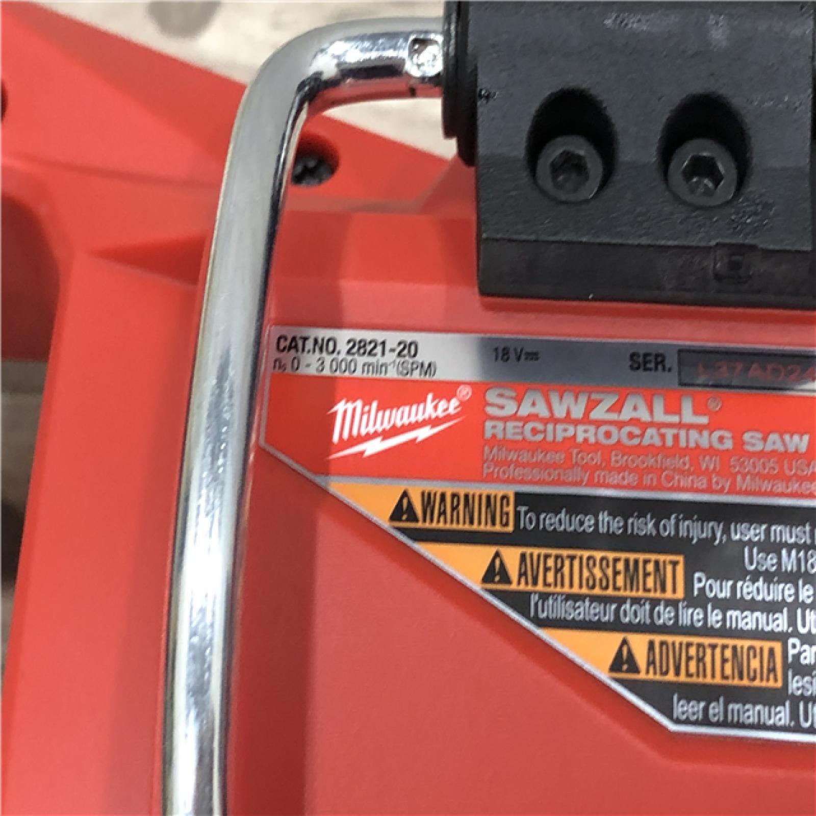 AS-IS Milwaukee FUEL 18V Lithium-Ion Cordless SAWZALL Reciprocating Saw Kit