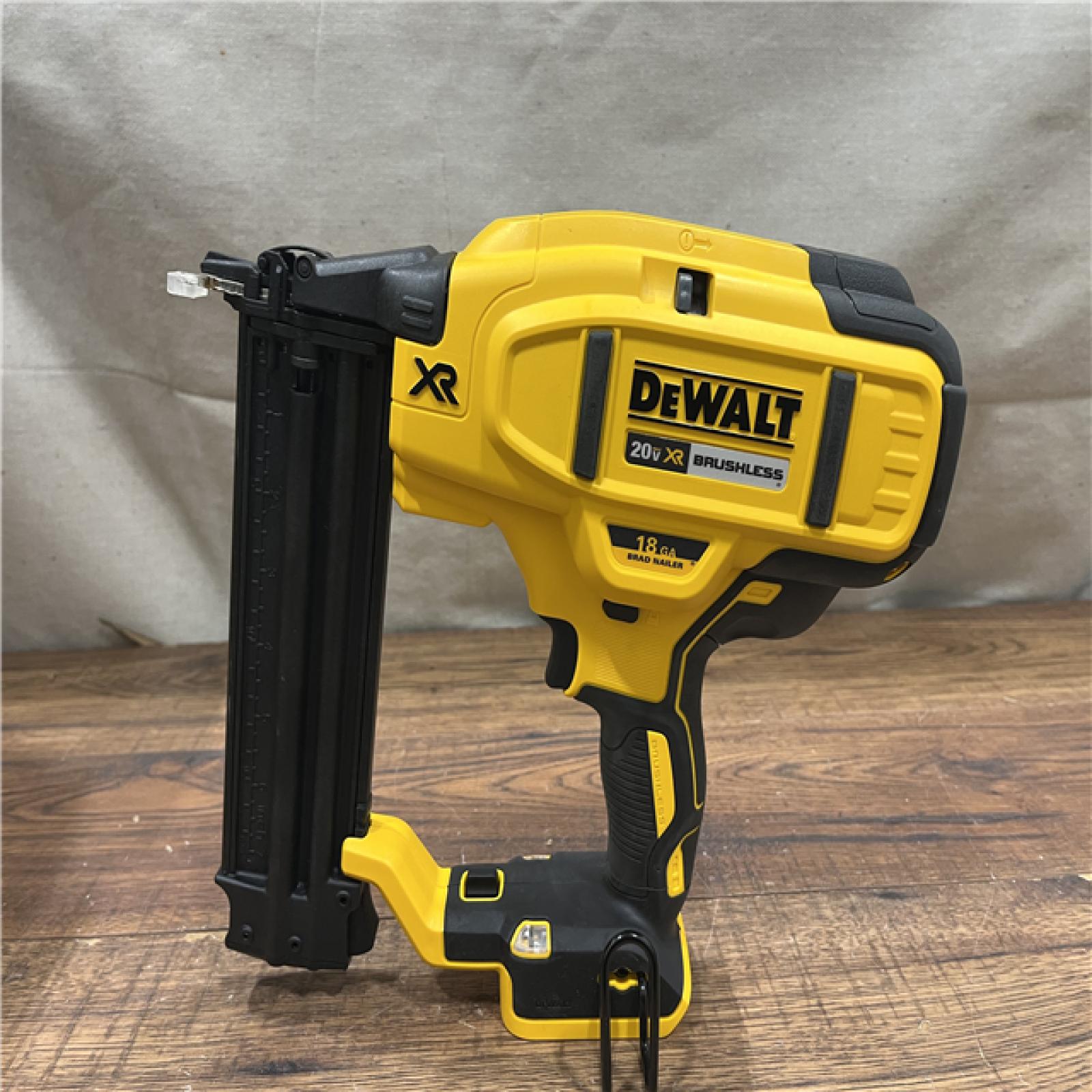 AS-IS DEWALT 20V MAX XR 18 Gauge Brad Nailer Kit