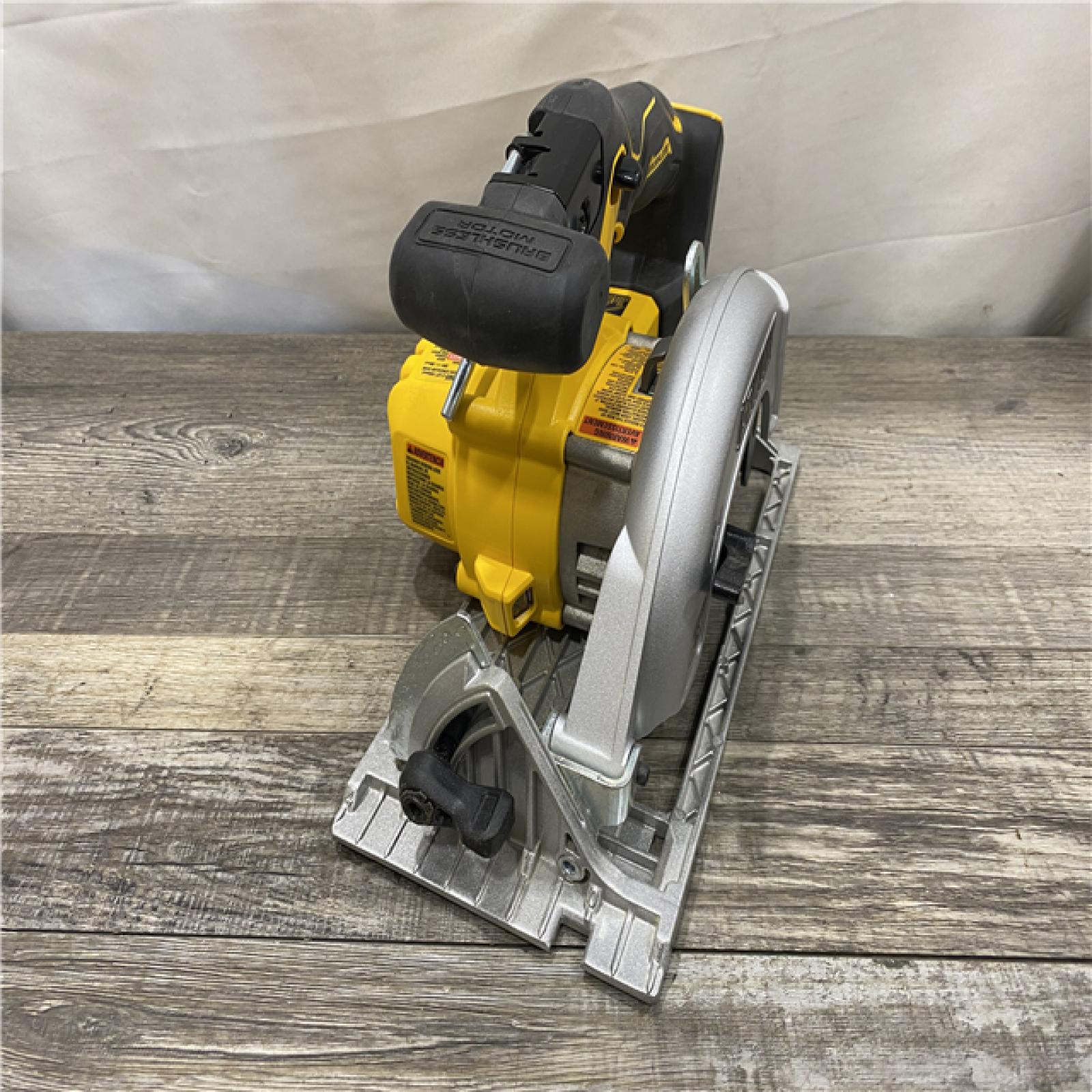 AS-IS DEWALT 20V MAX Cordless Brushless 6-1/2 in. Sidewinder Style Circular Saw (Tool Only)