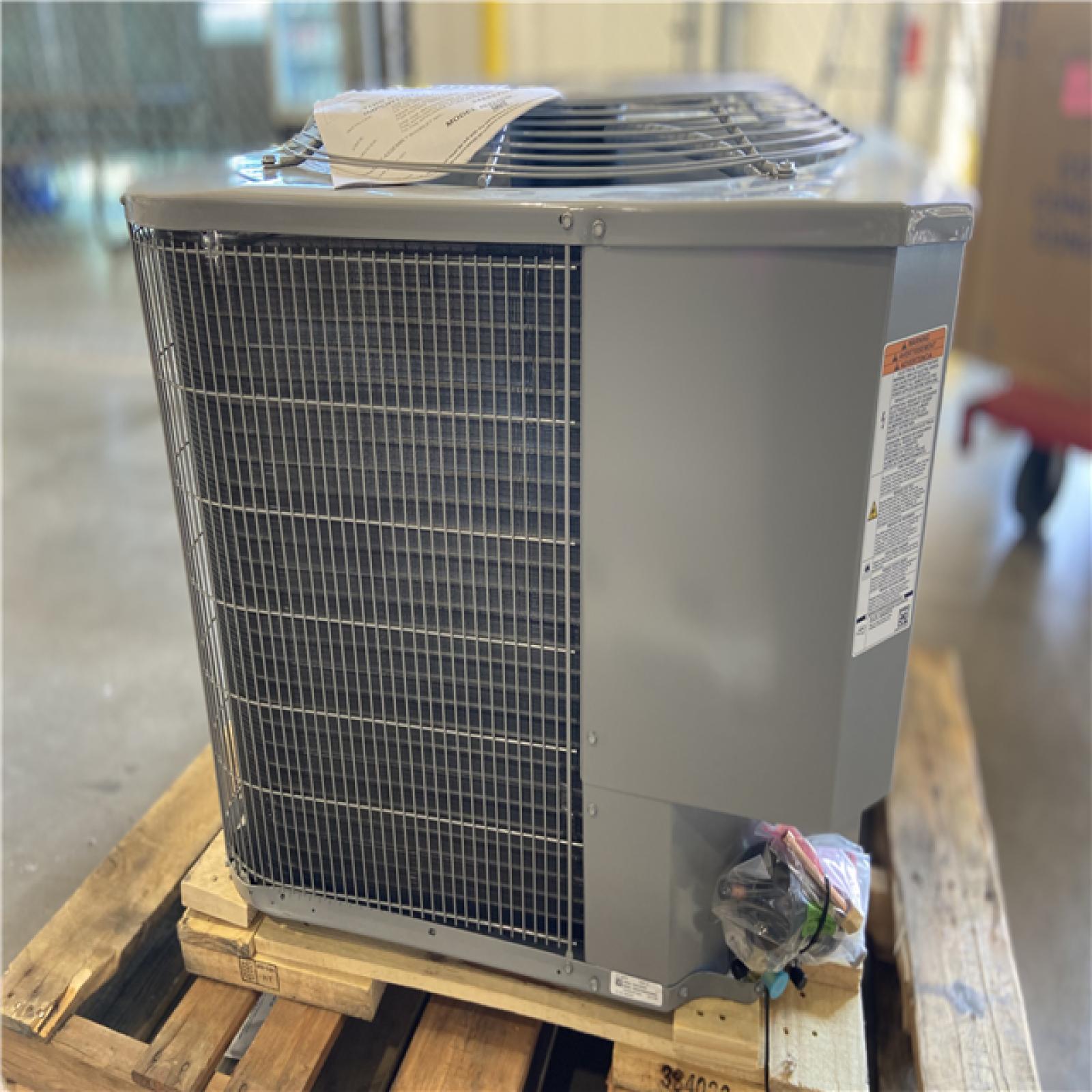 DALLAS LOCATION - Smartcomfort® by Carrier 1.5 Ton 14.3 Seer2 Heat Pump