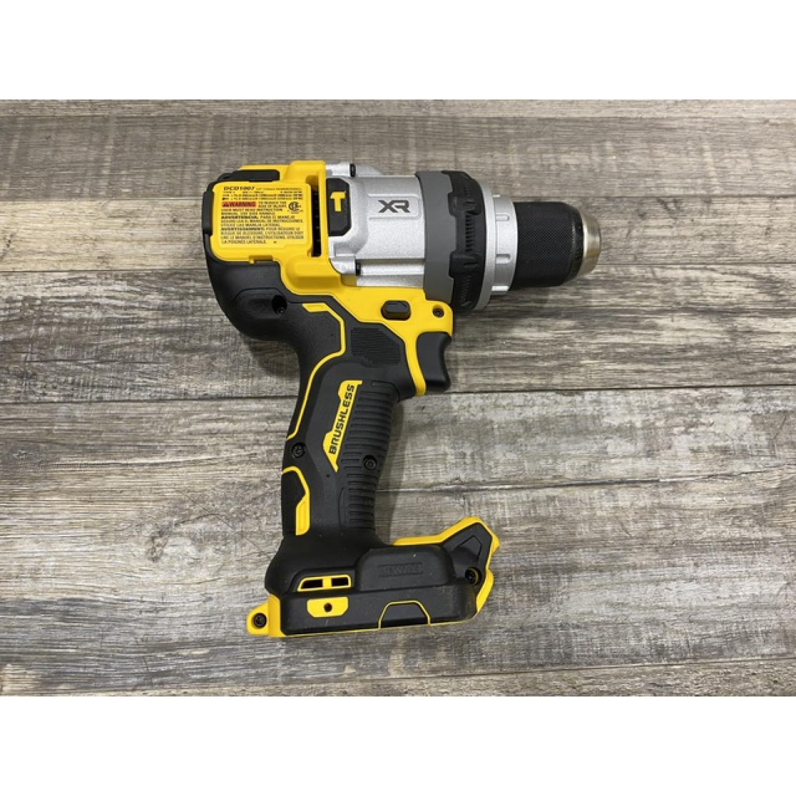 AS-IS DEWALT Atomic 20V Max Lithium-Ion Brushless Cordless Compact 1/4 in. Impact Driver Kit